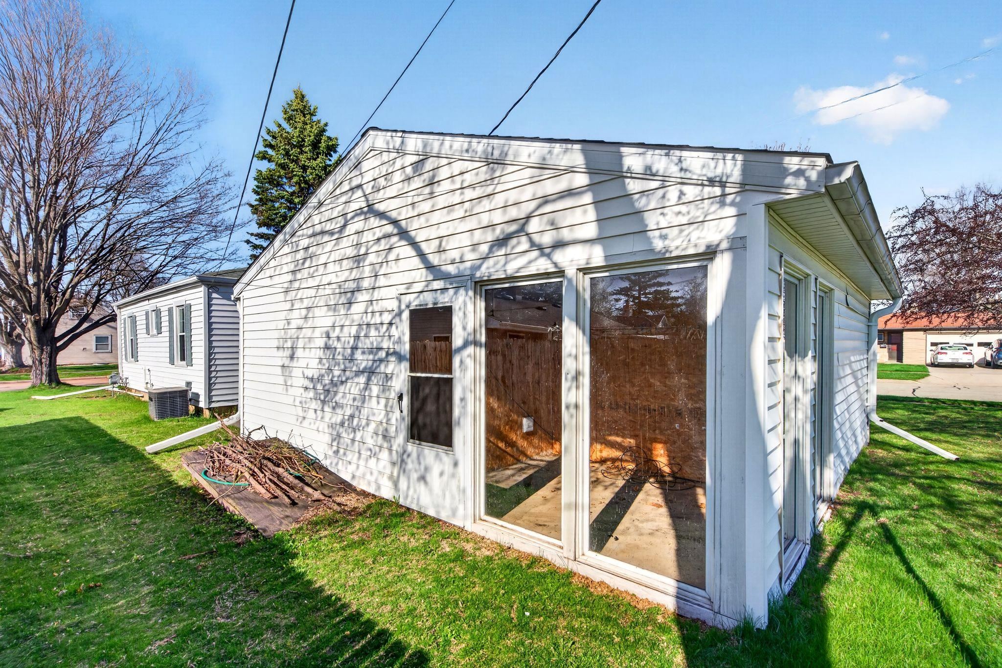 431 E COOLIDGE Avenue