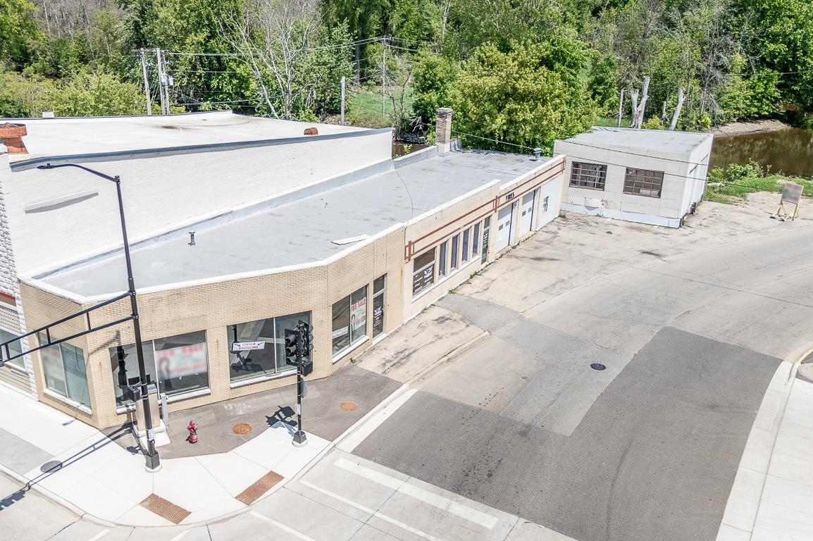 200 N PEARL Street