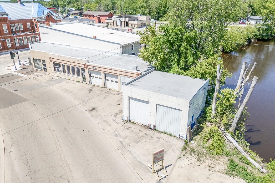200 N PEARL Street