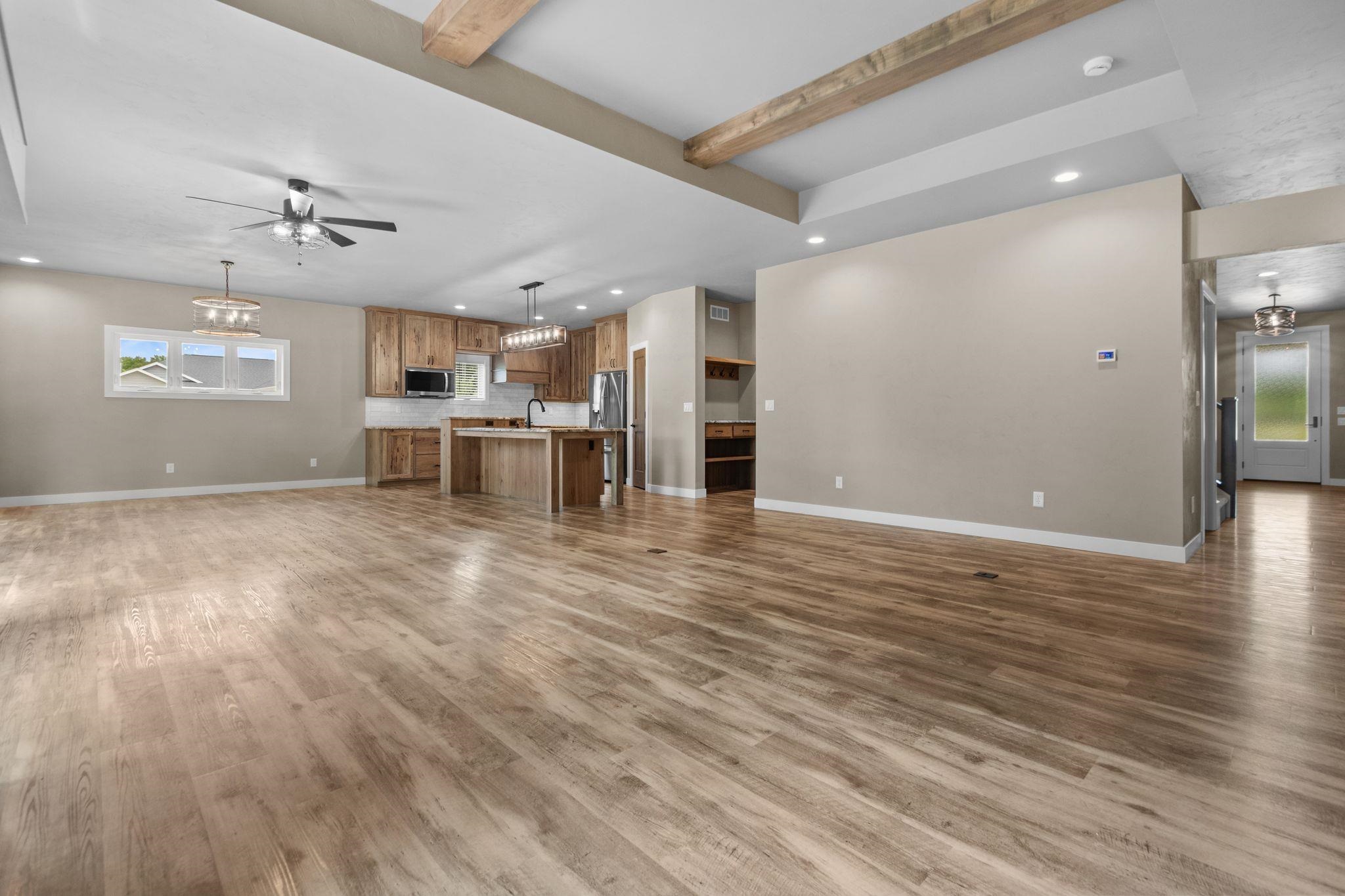 W881 SUMMIT Court