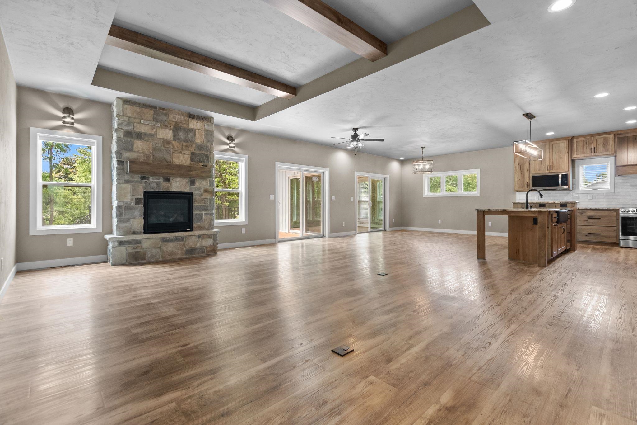 W881 SUMMIT Court