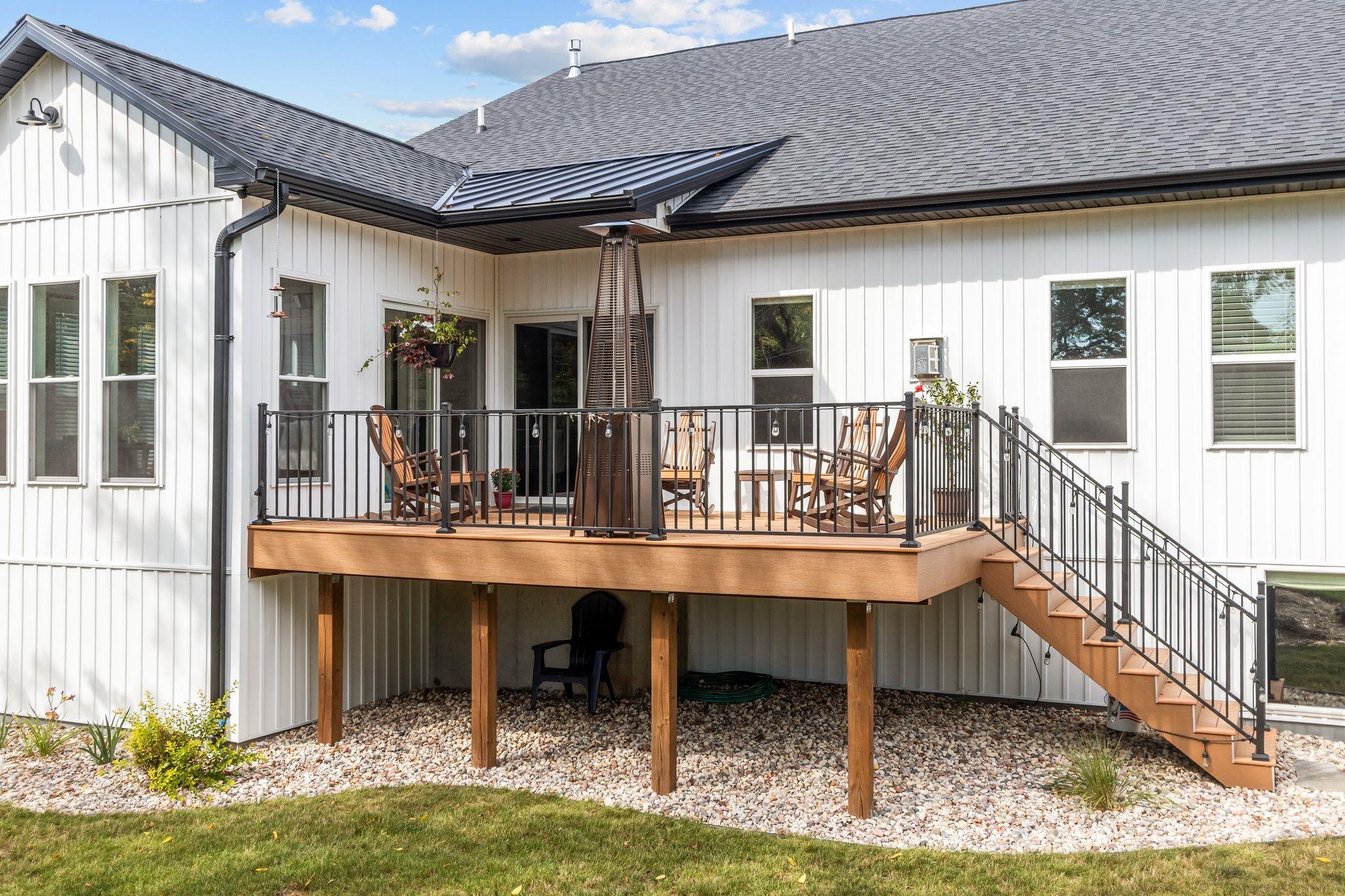 W881 SUMMIT Court
