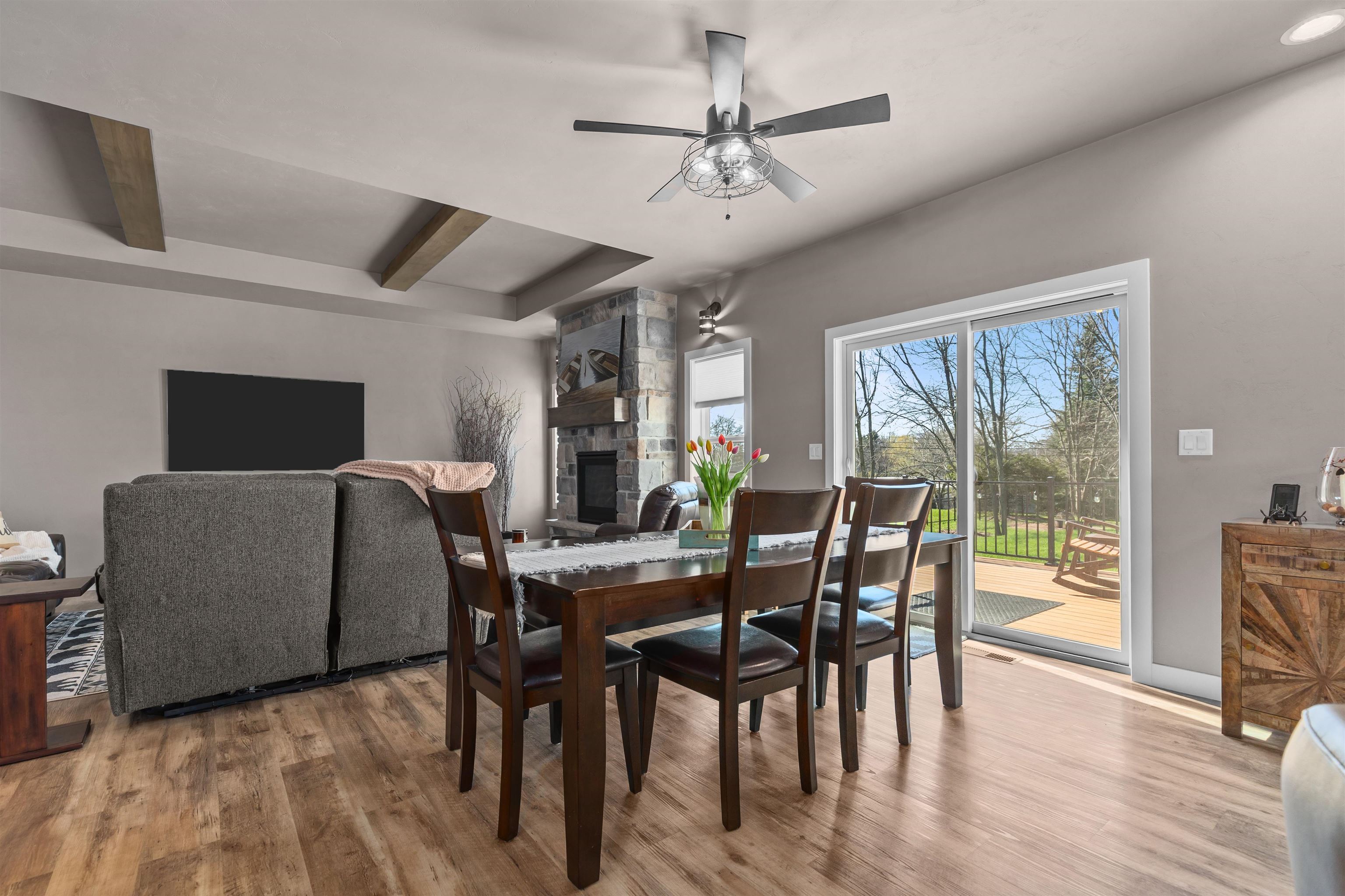 W881 SUMMIT Court