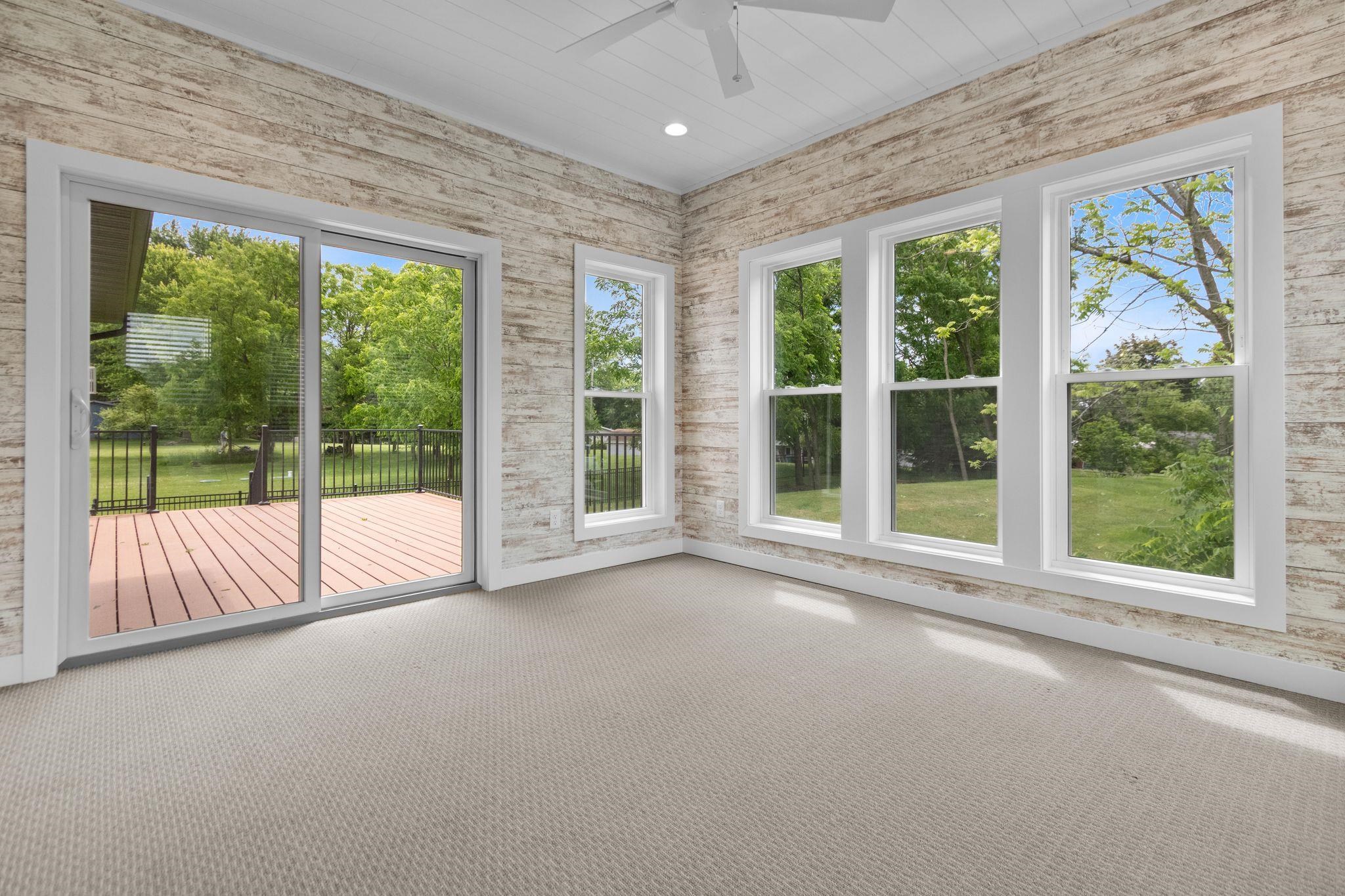 W881 SUMMIT Court
