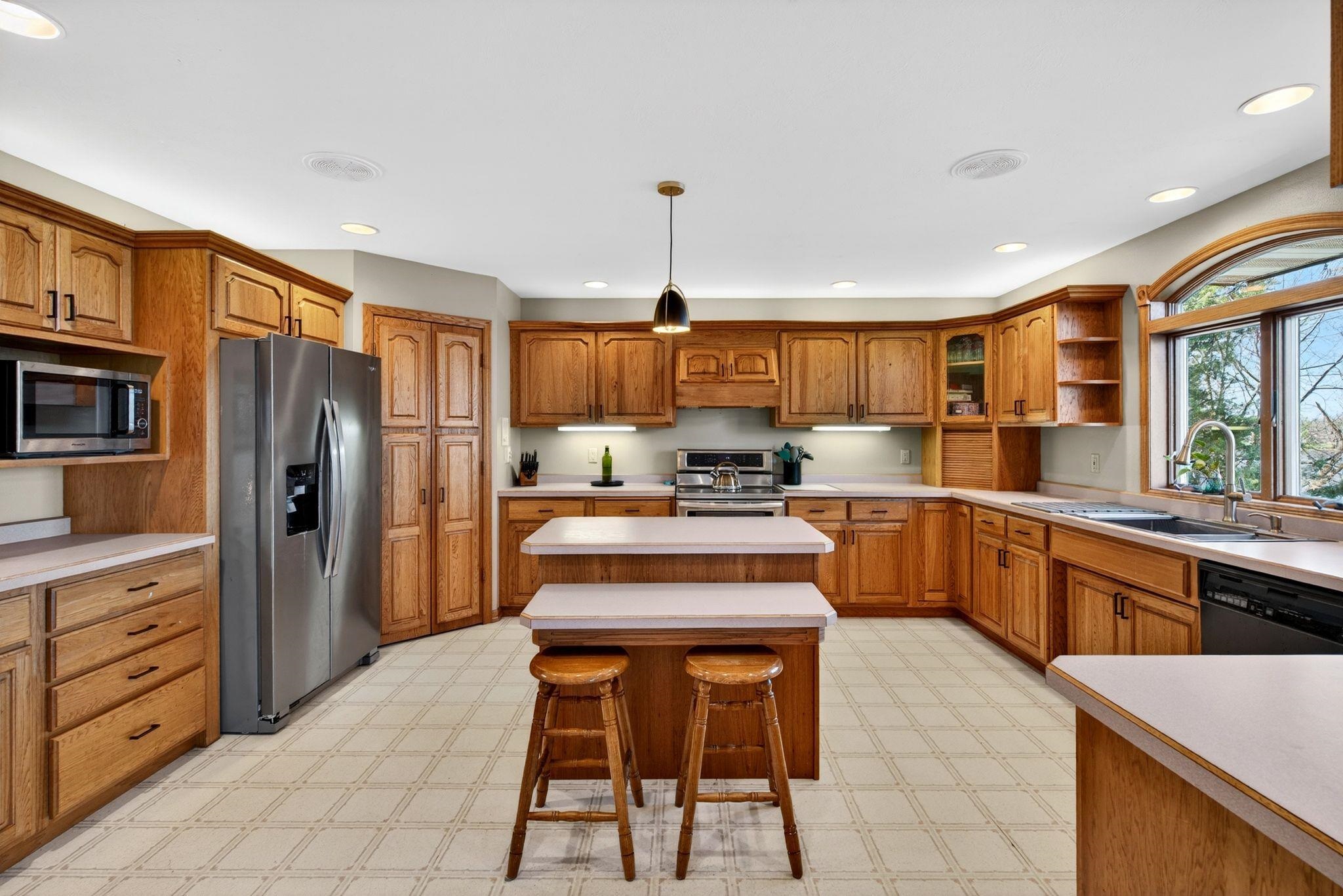 76 SHORE Drive