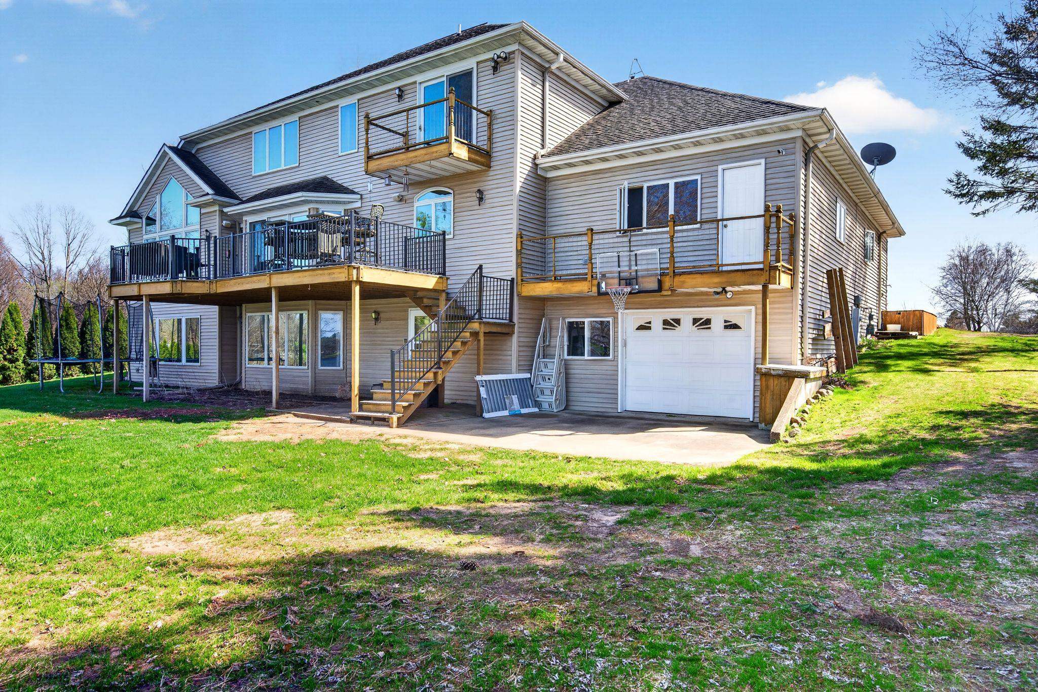 76 SHORE Drive