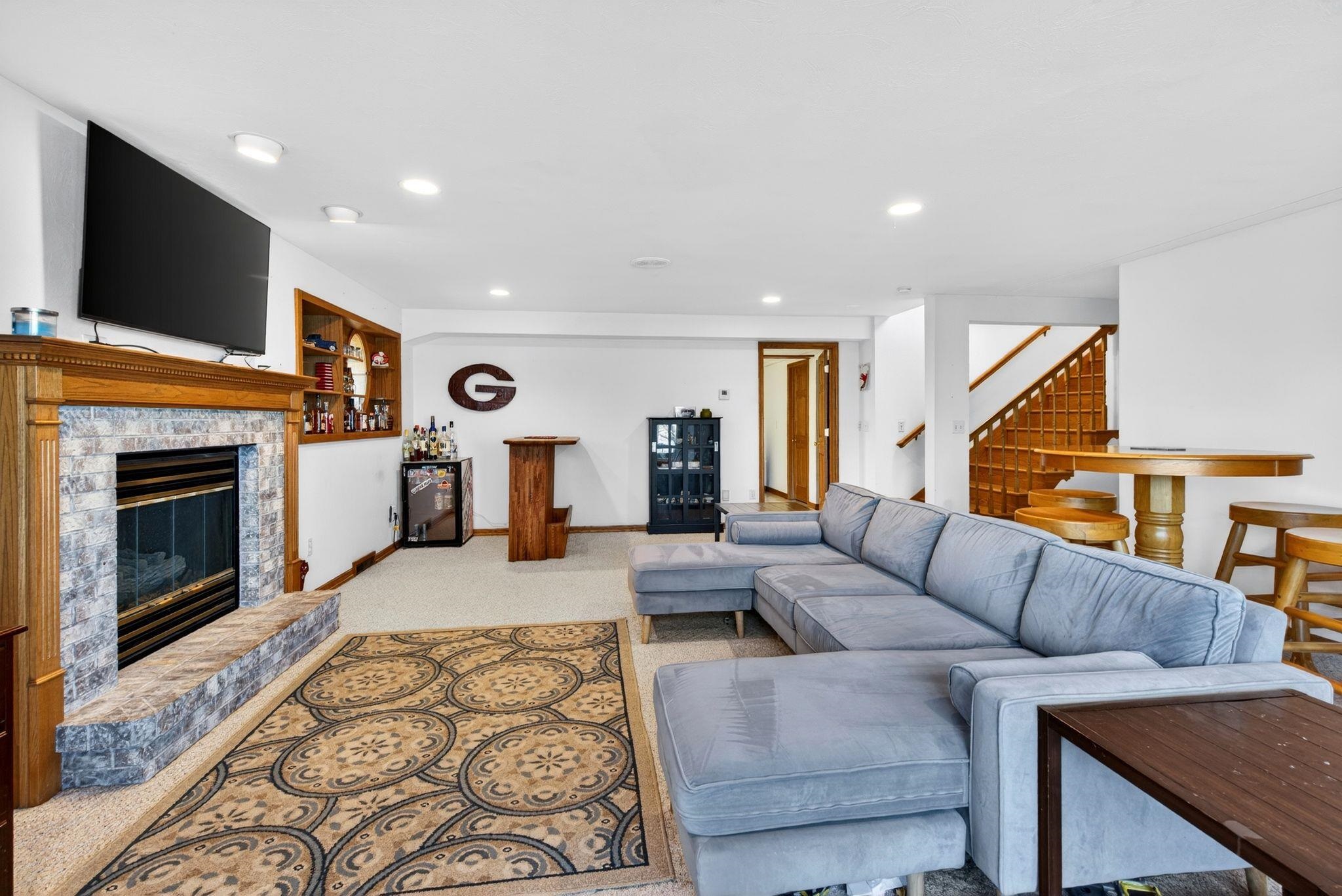 76 SHORE Drive