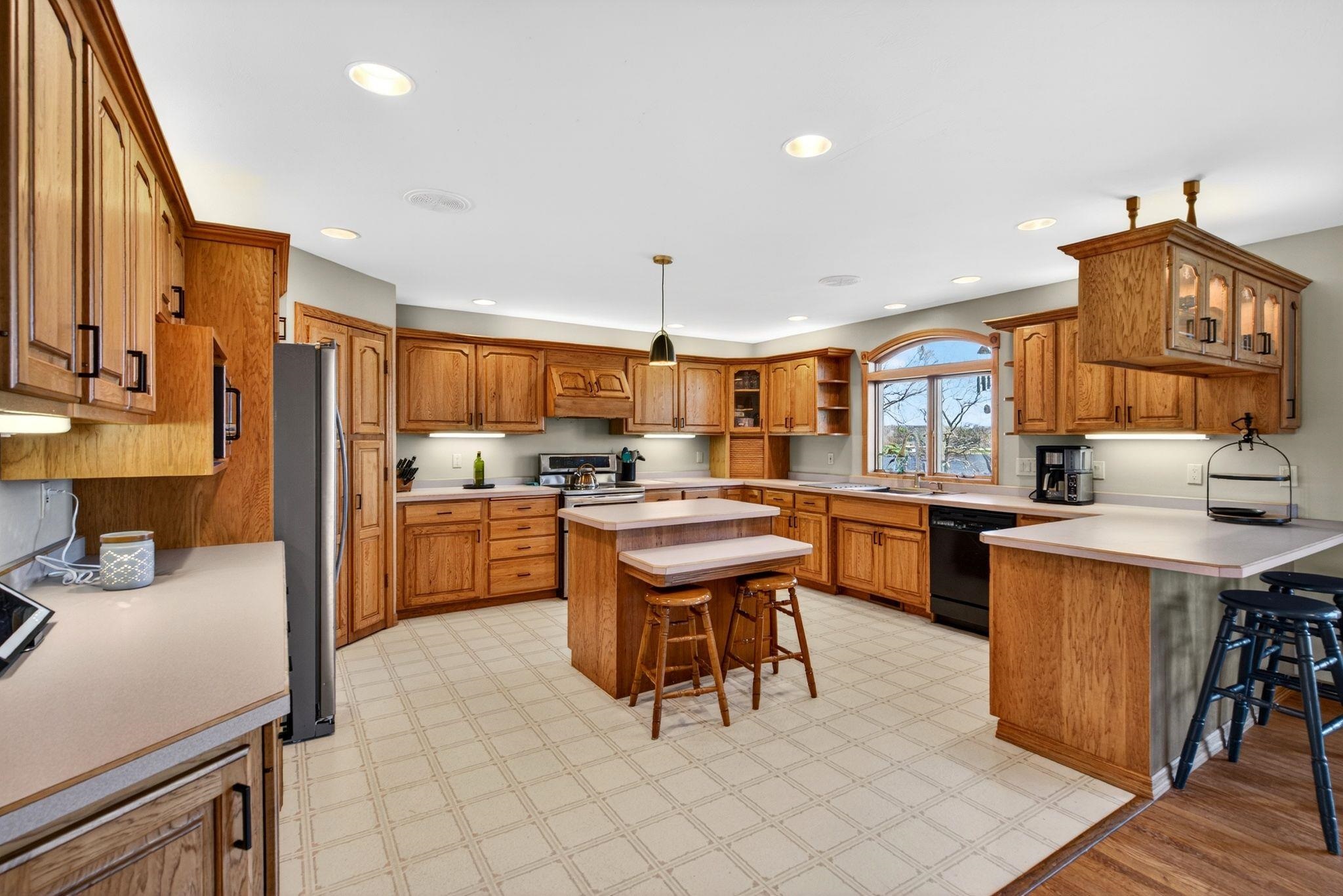 76 SHORE Drive