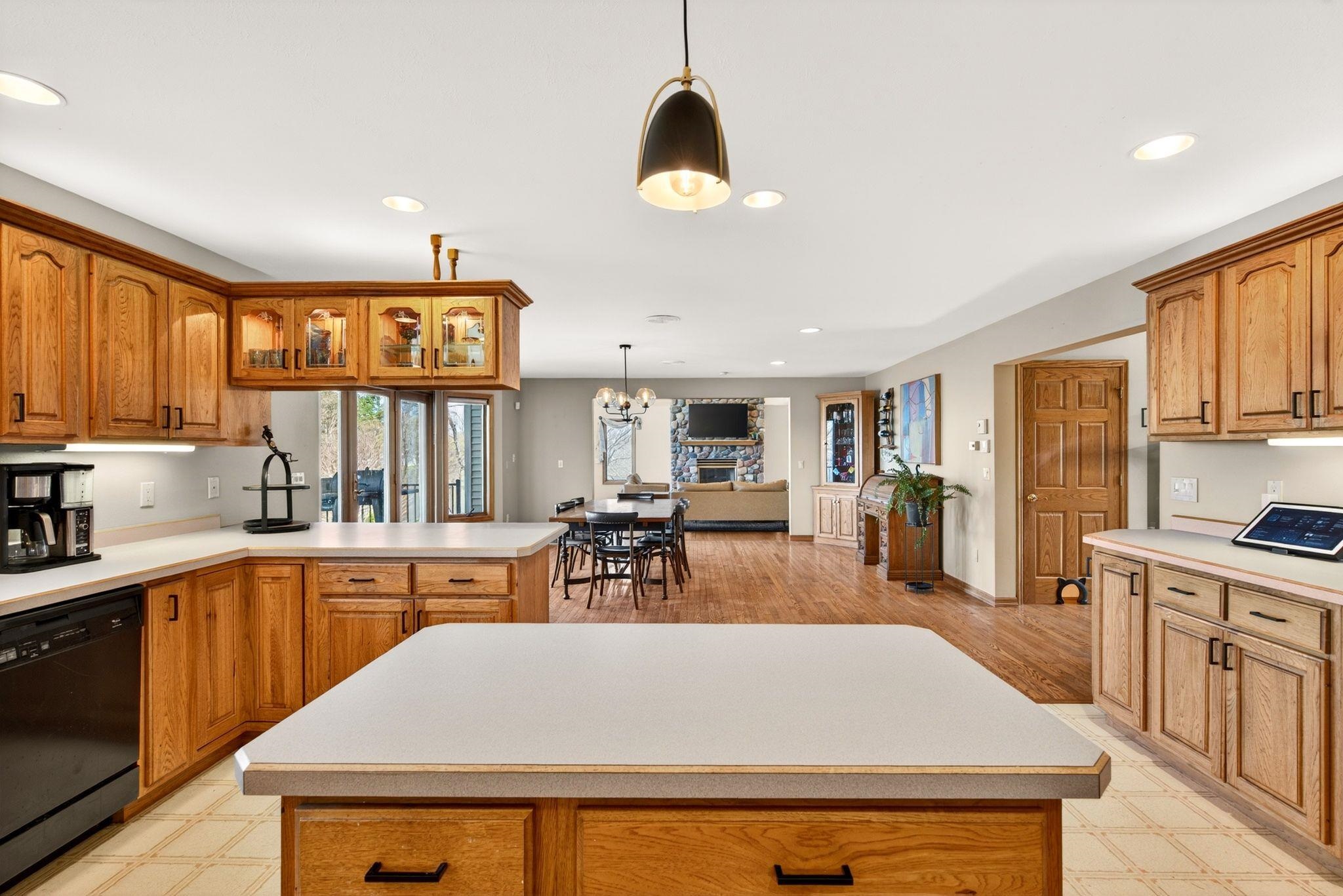76 SHORE Drive