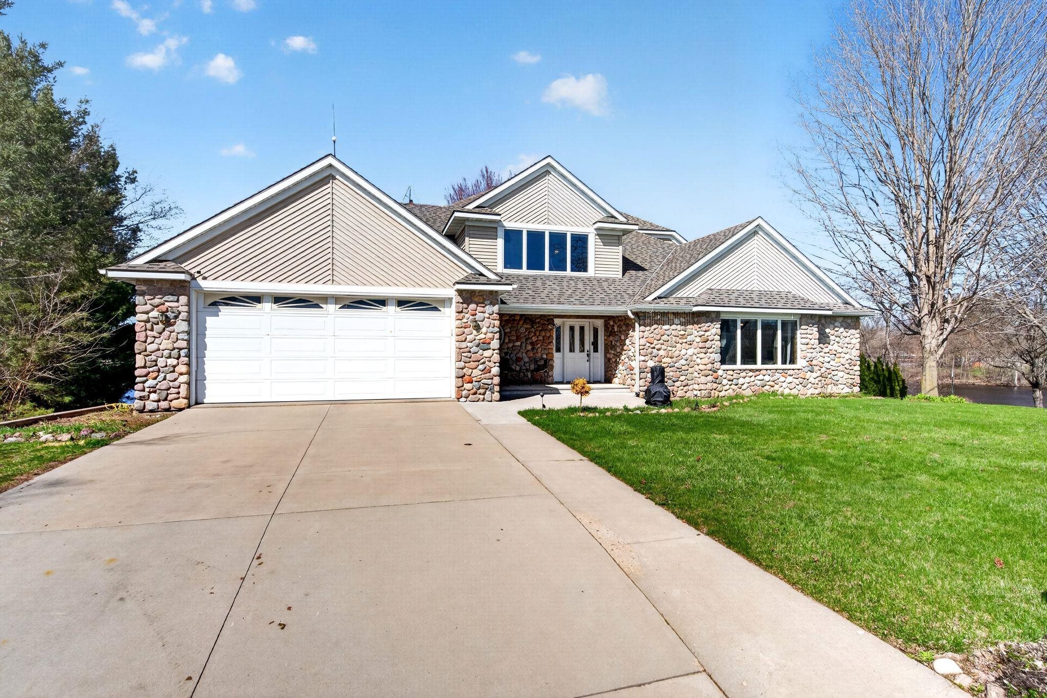 76 SHORE Drive