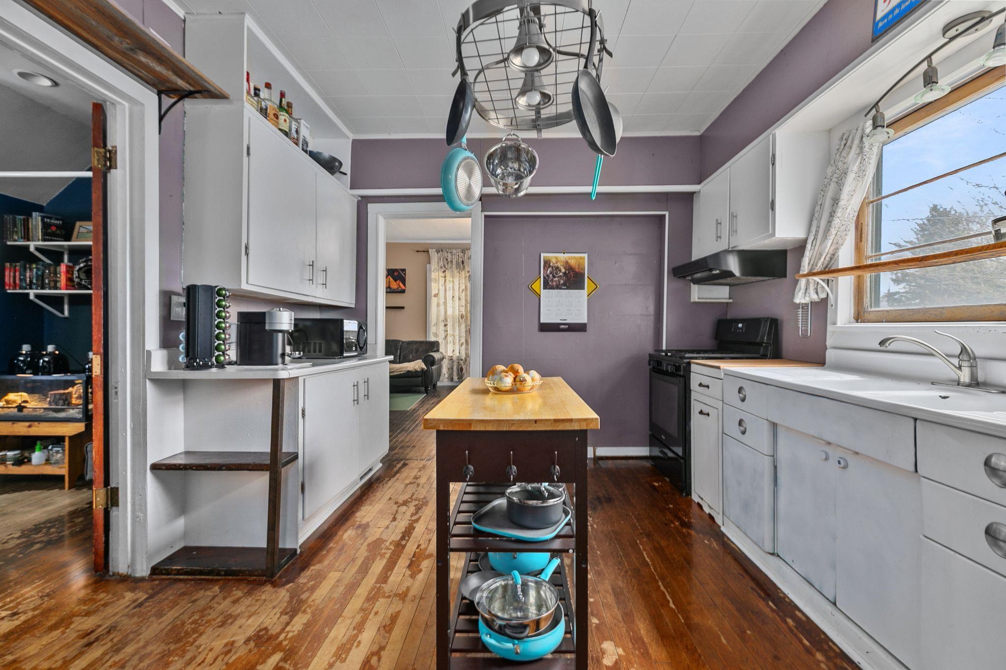 1401 WALNUT Street