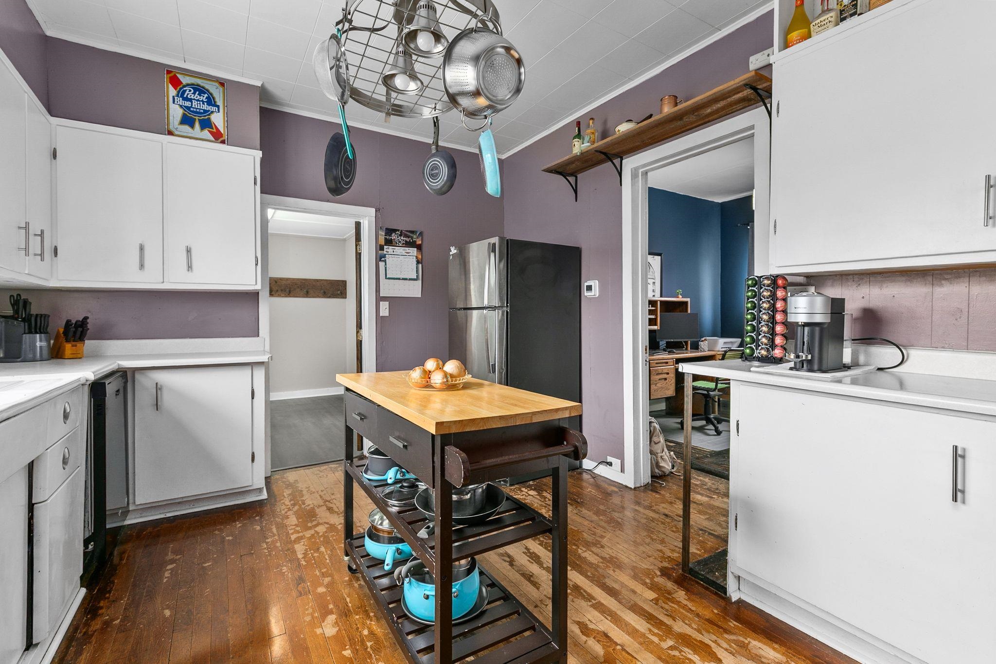 1401 WALNUT Street
