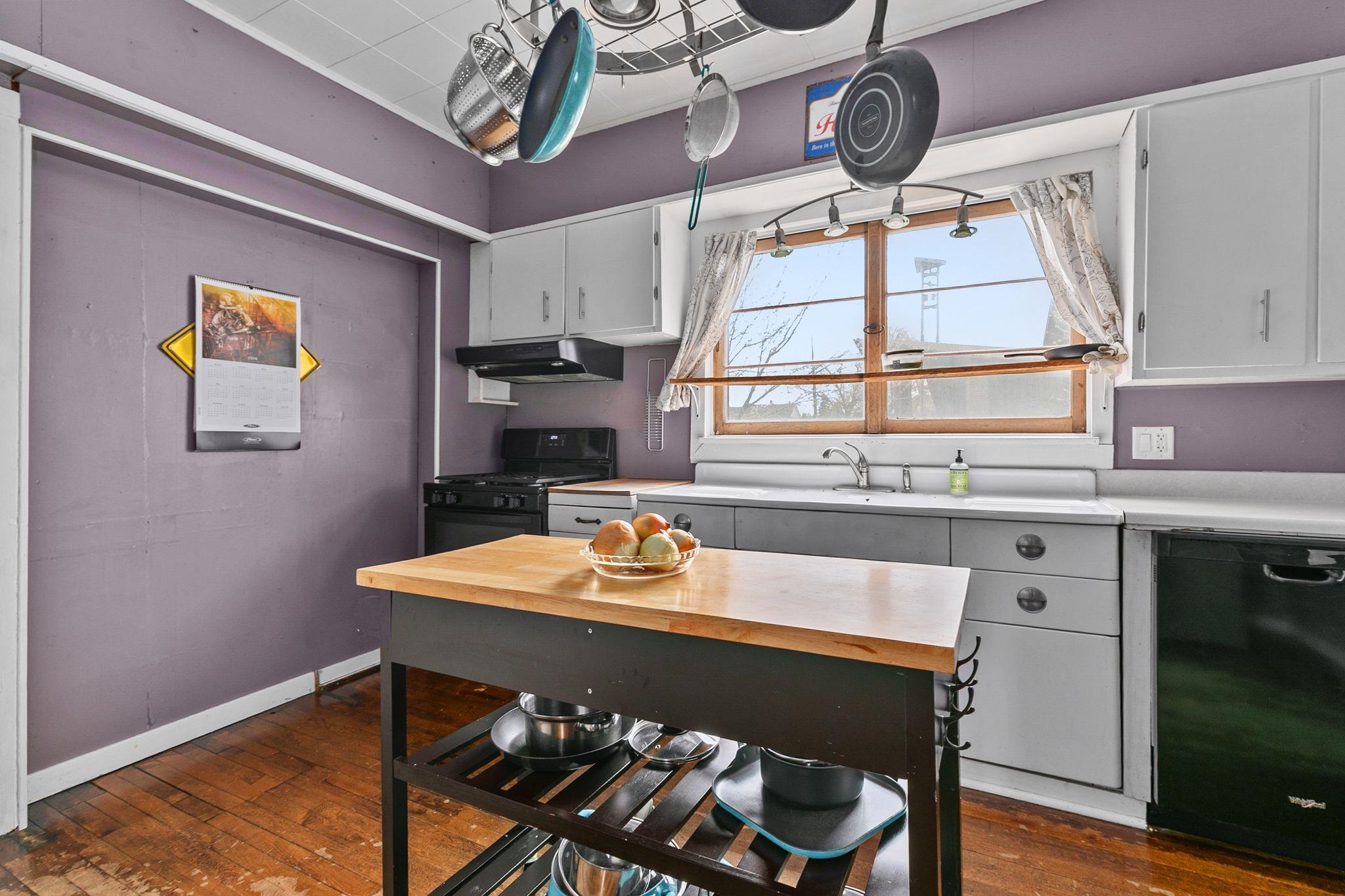 1401 WALNUT Street