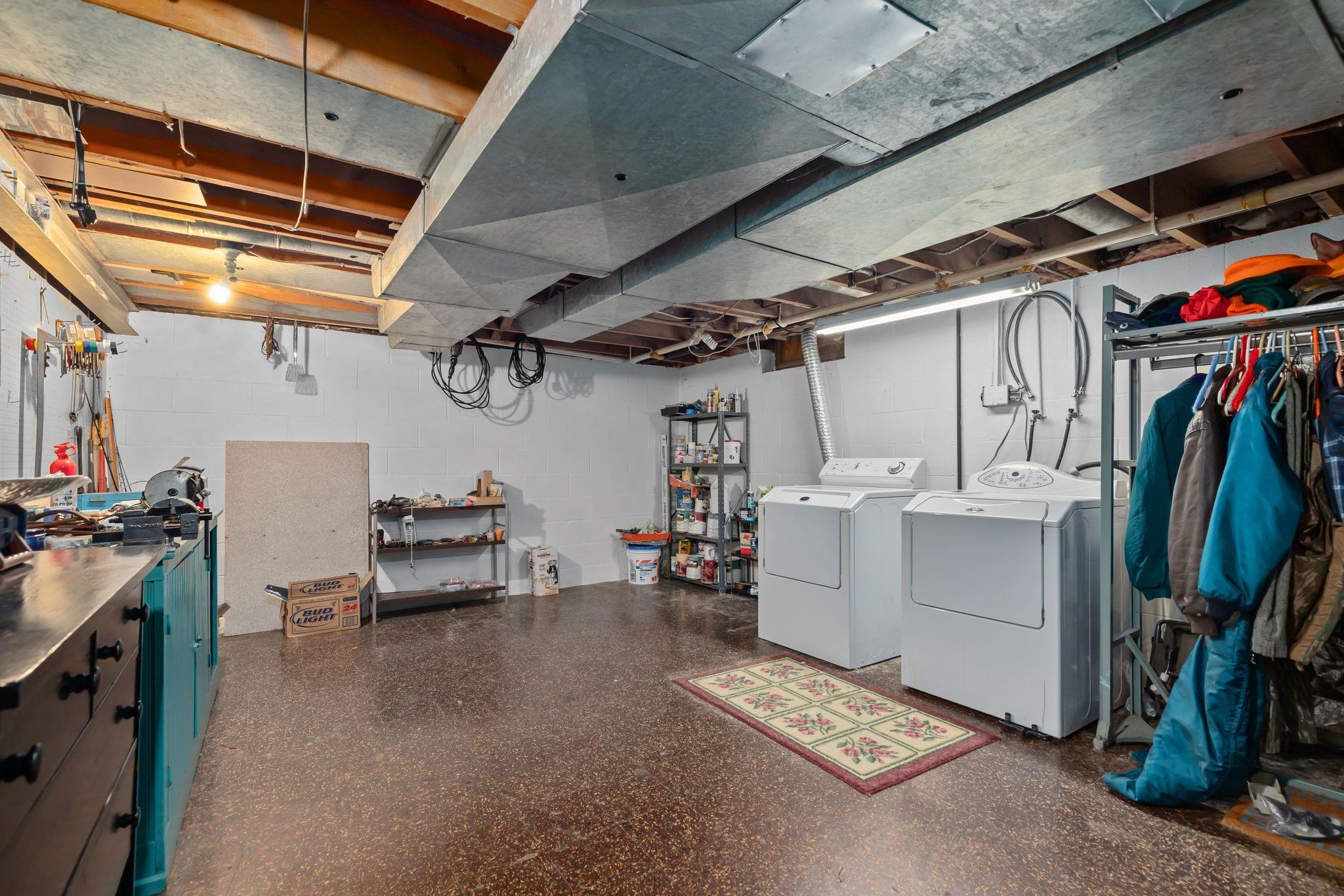 1611 N NICHOLAS Street