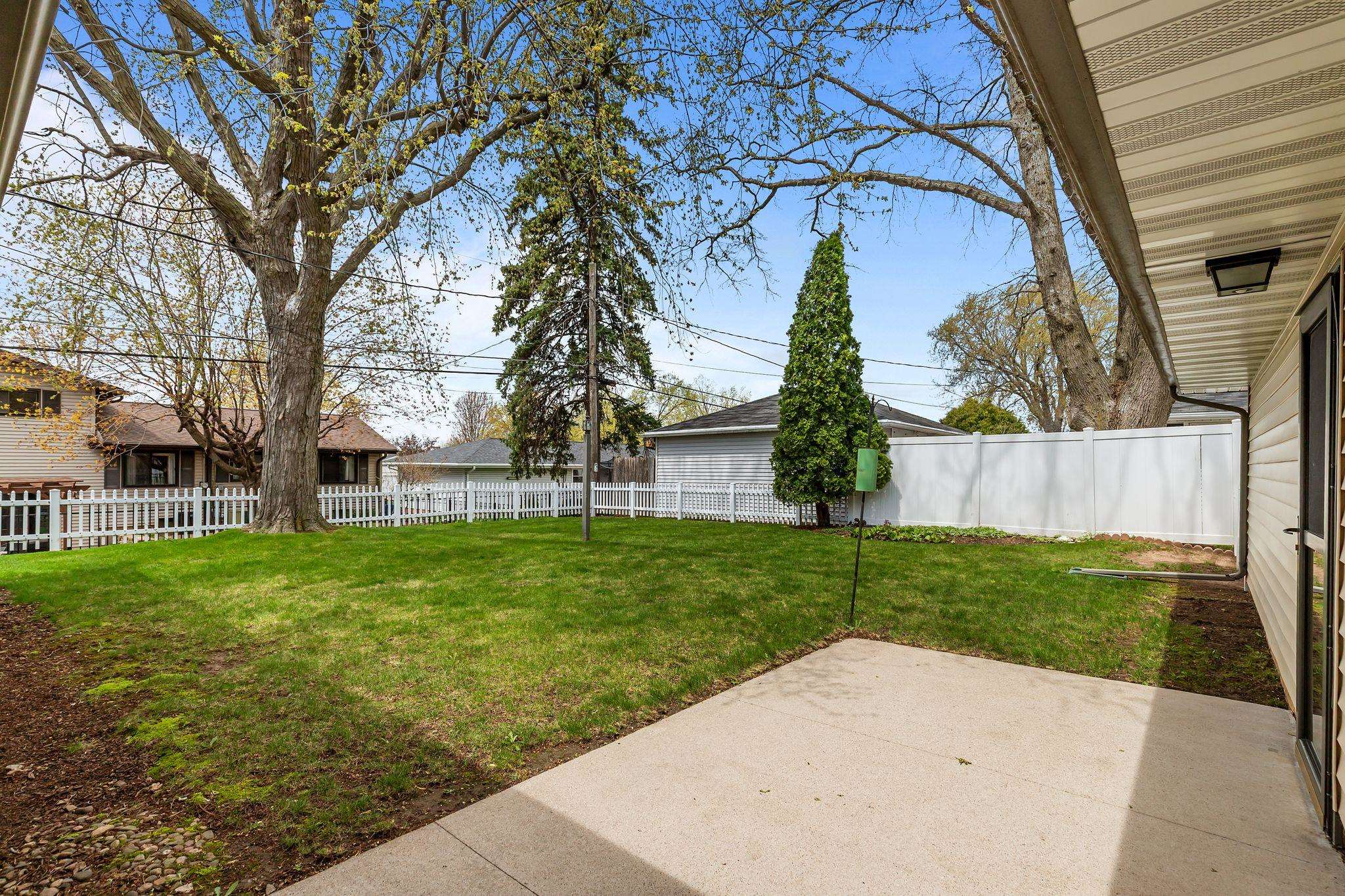 1611 N NICHOLAS Street