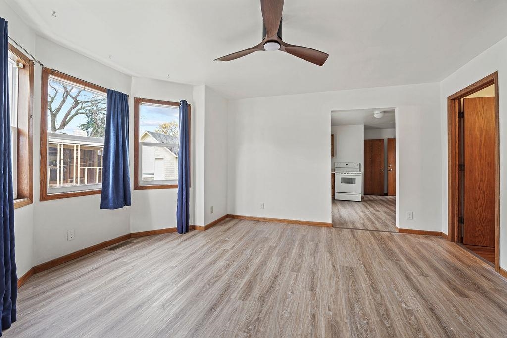 318 STERLING Avenue