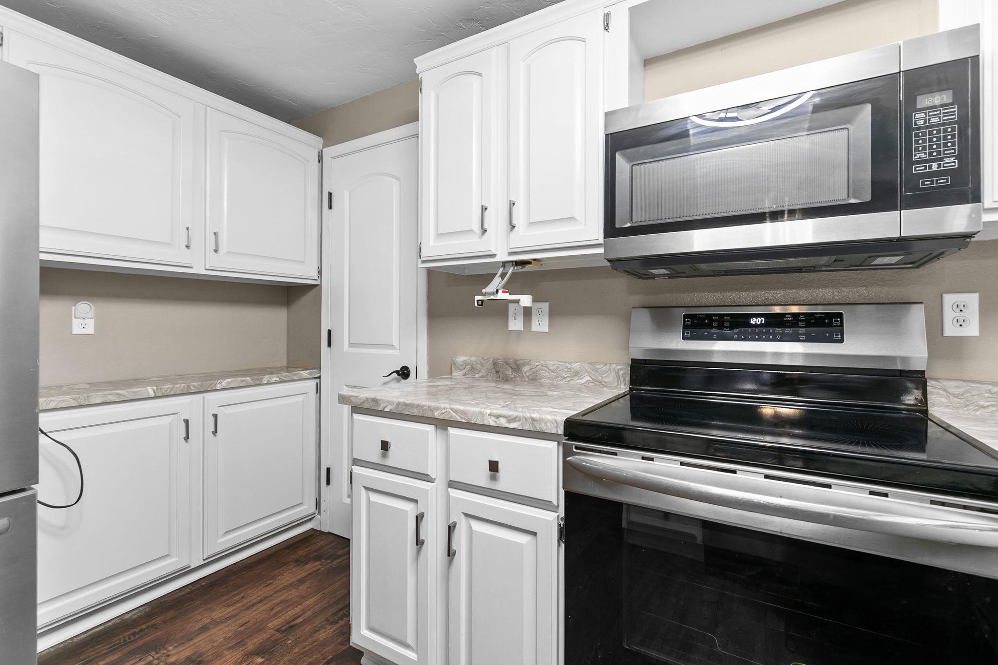 2206 MEADOWBROOK Court Unit: A