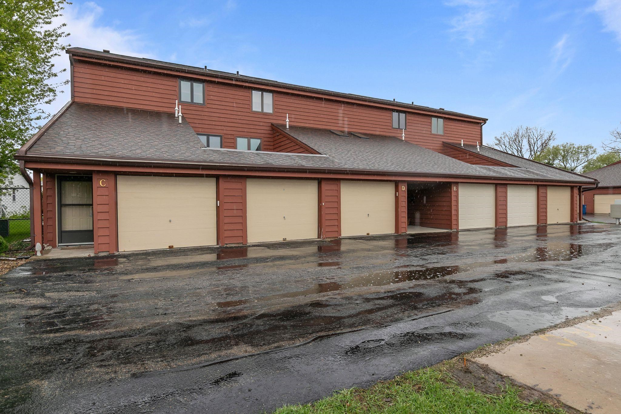 2206 MEADOWBROOK Court Unit: A