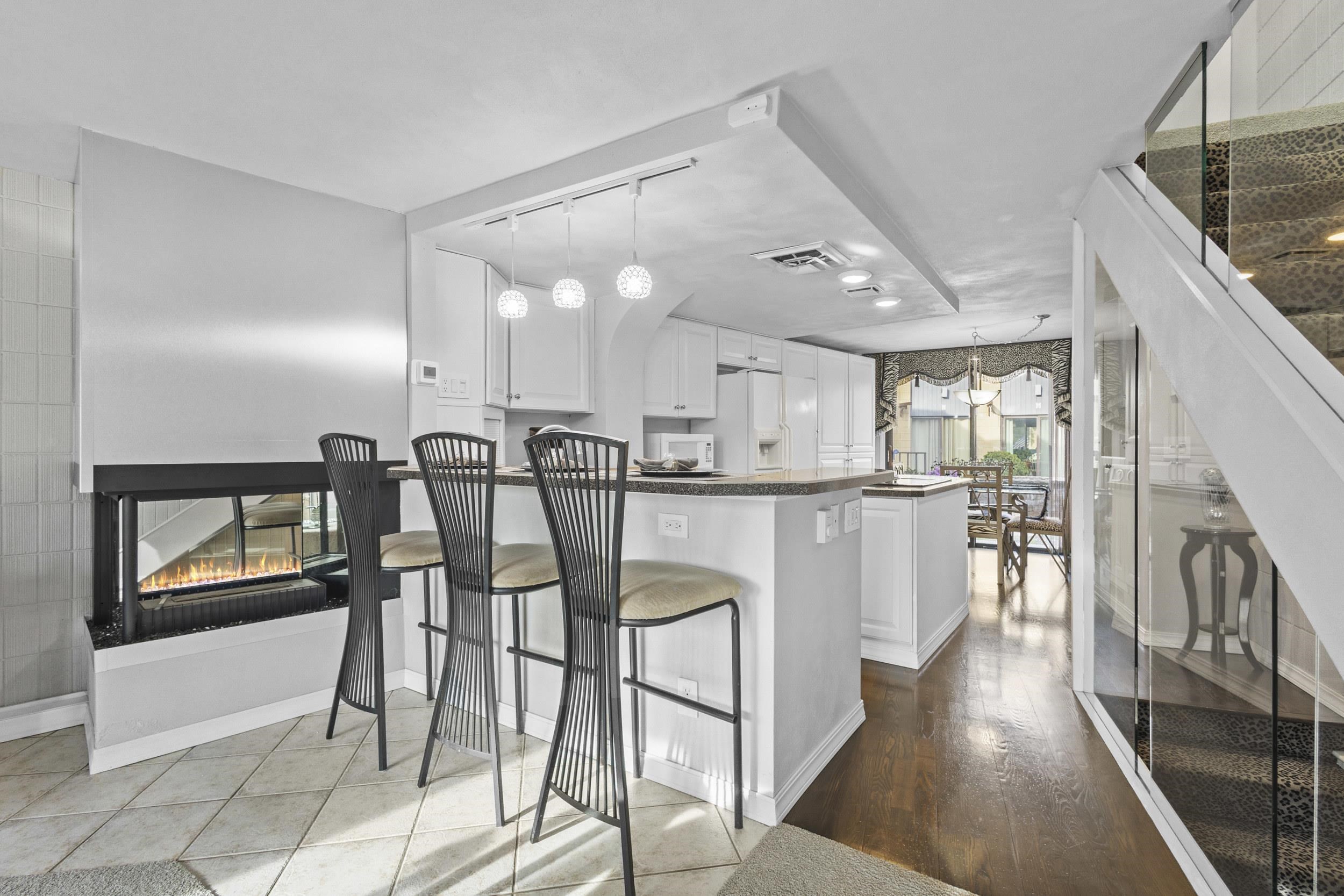 4545 W PINE Street Unit: E
