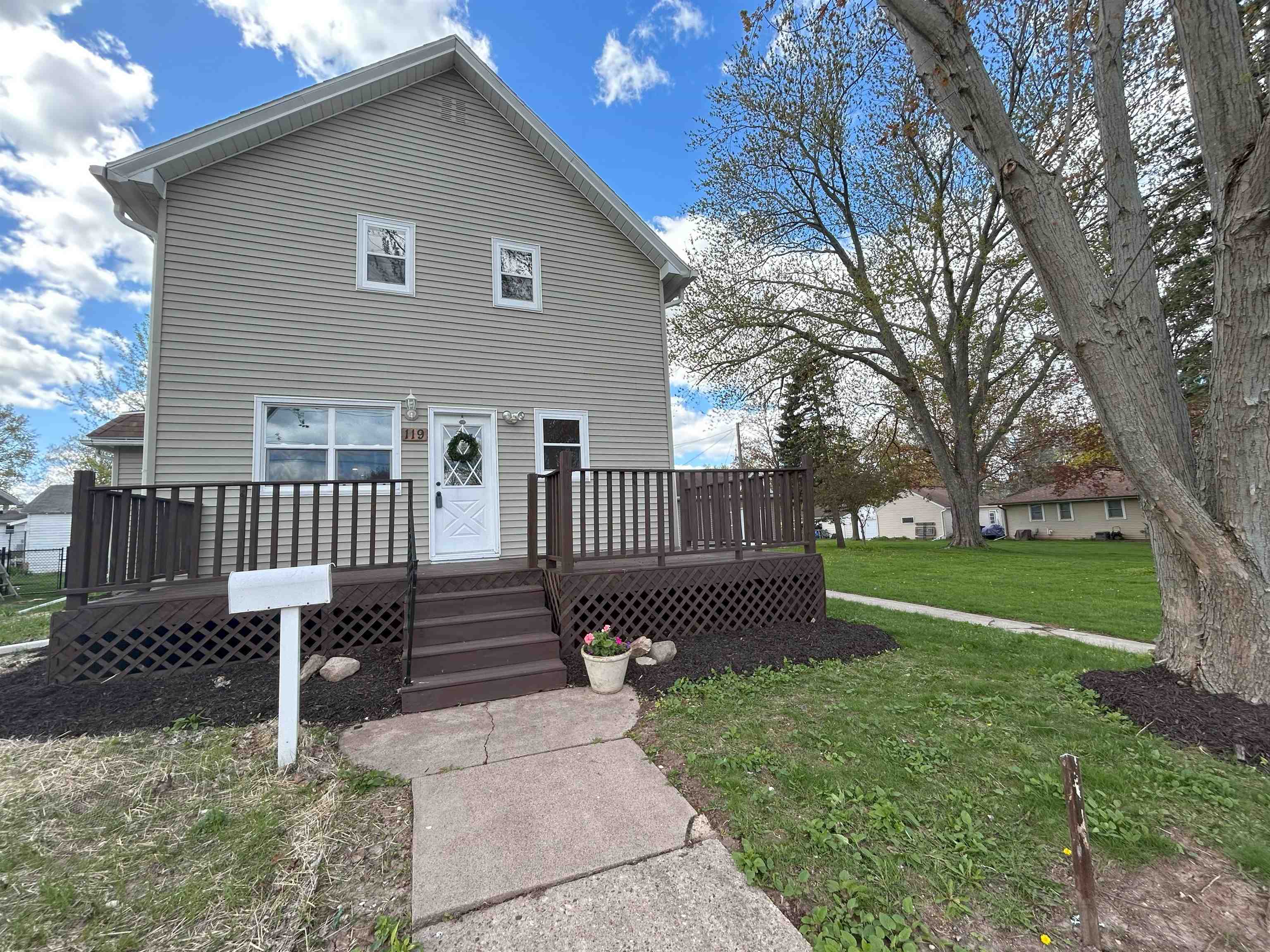 119 W 13TH Street