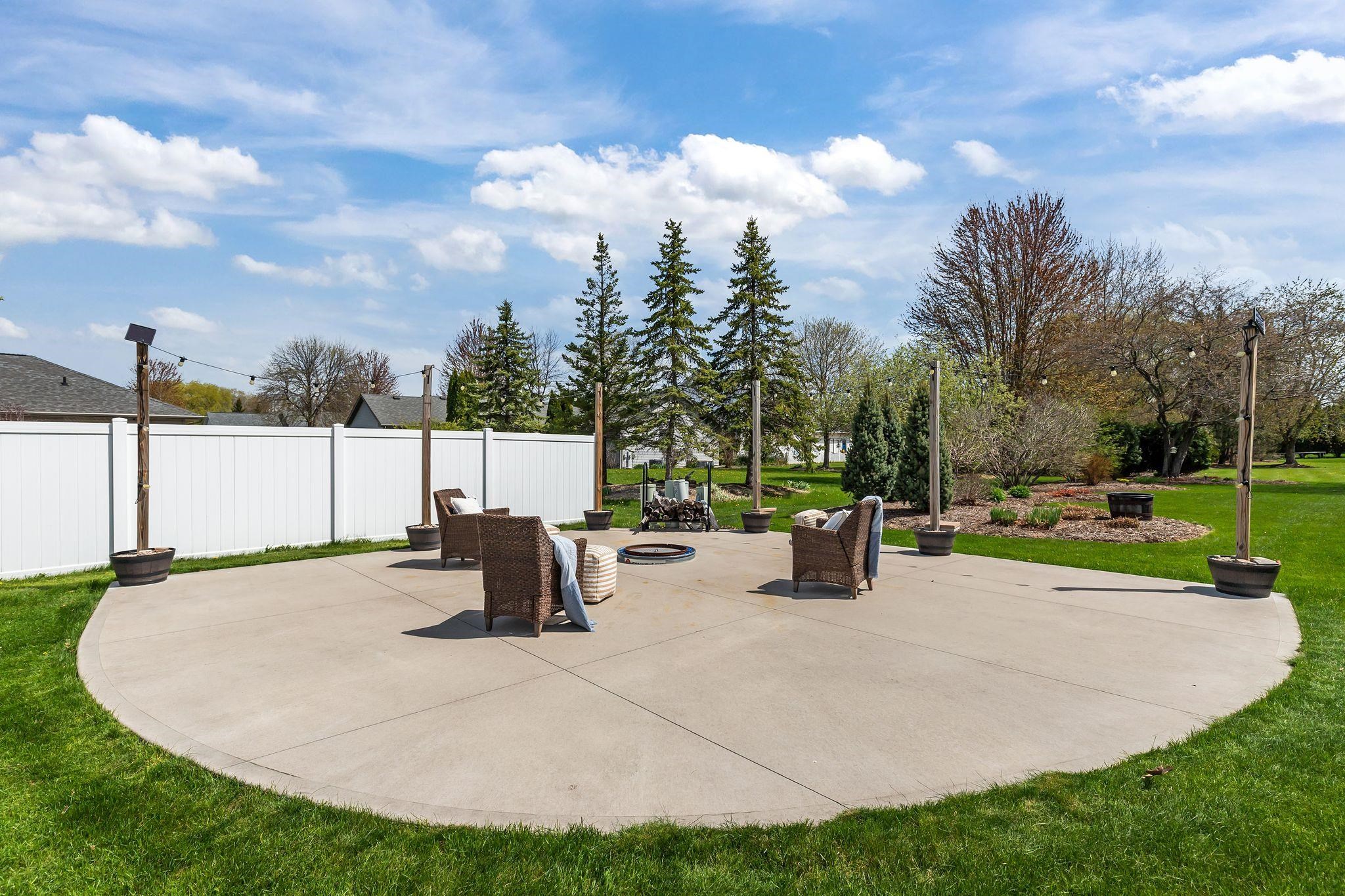 W5894 SWEET CLOVER Drive
