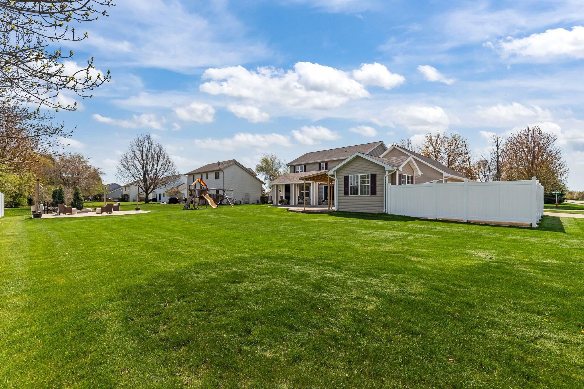W5894 SWEET CLOVER Drive