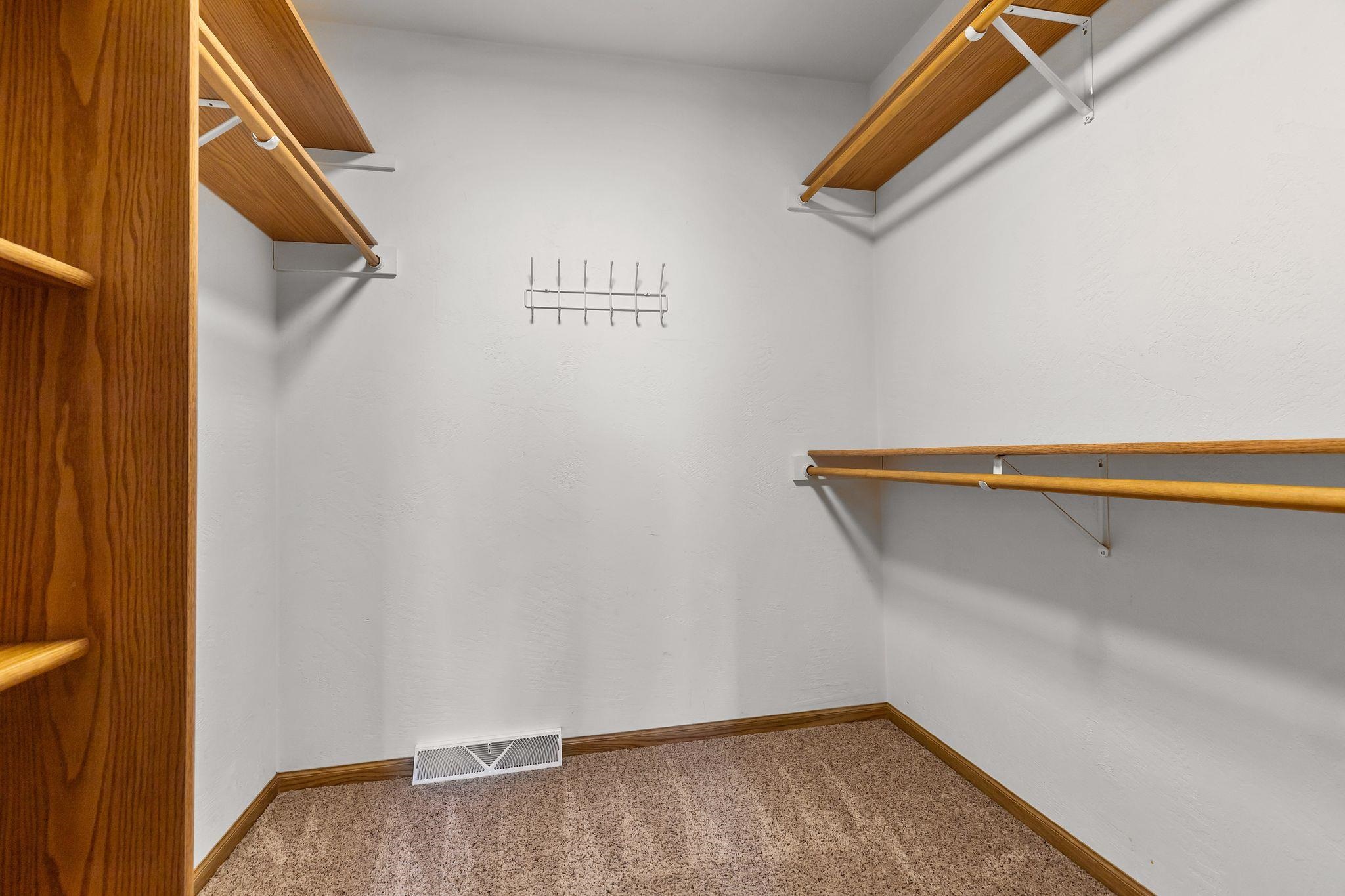 W5894 SWEET CLOVER Drive