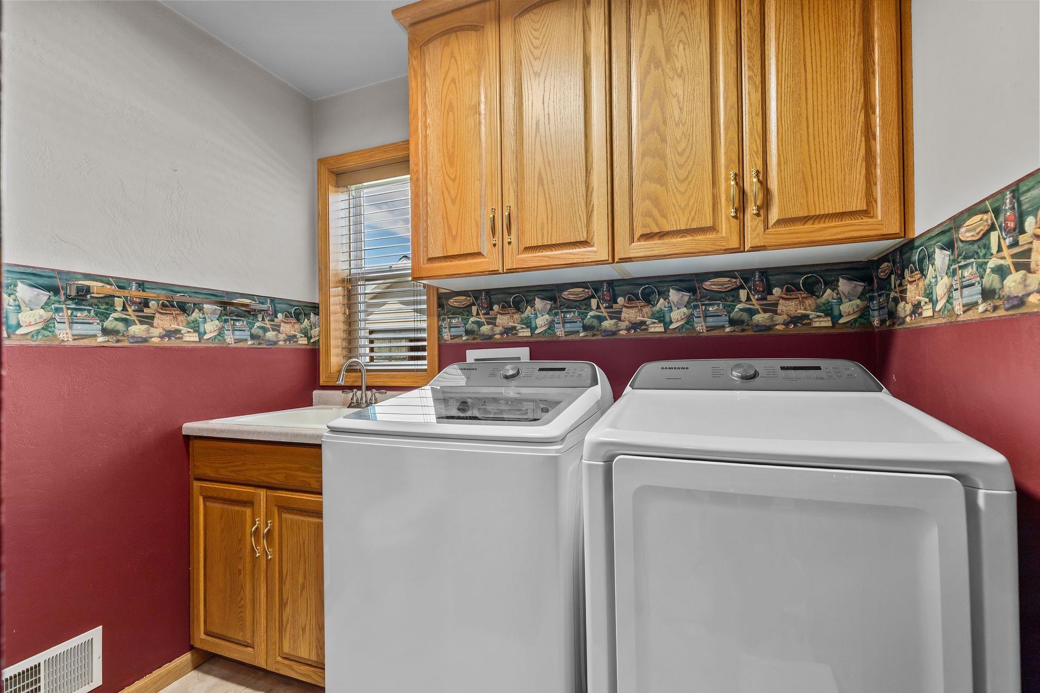 W5894 SWEET CLOVER Drive
