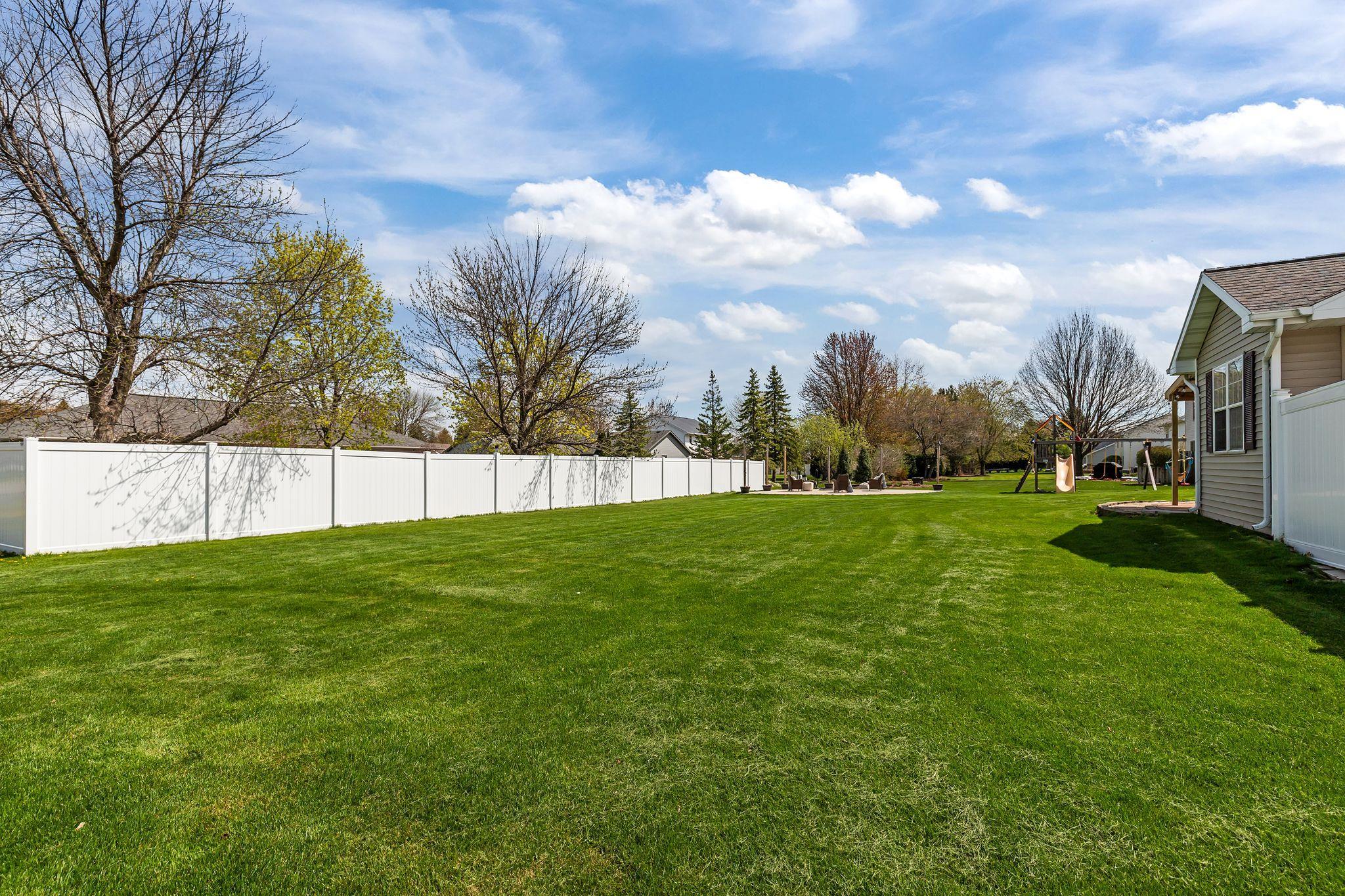 W5894 SWEET CLOVER Drive