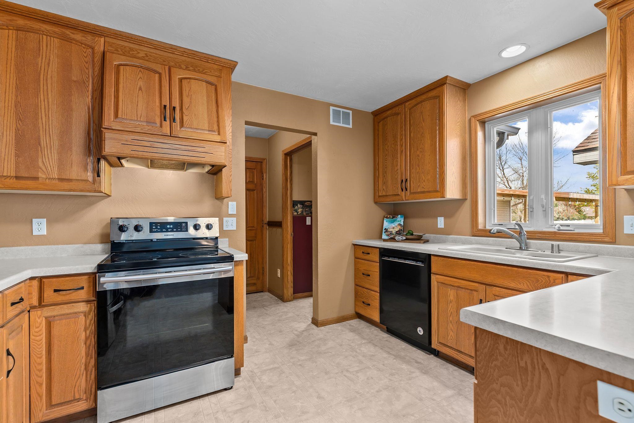 W5894 SWEET CLOVER Drive