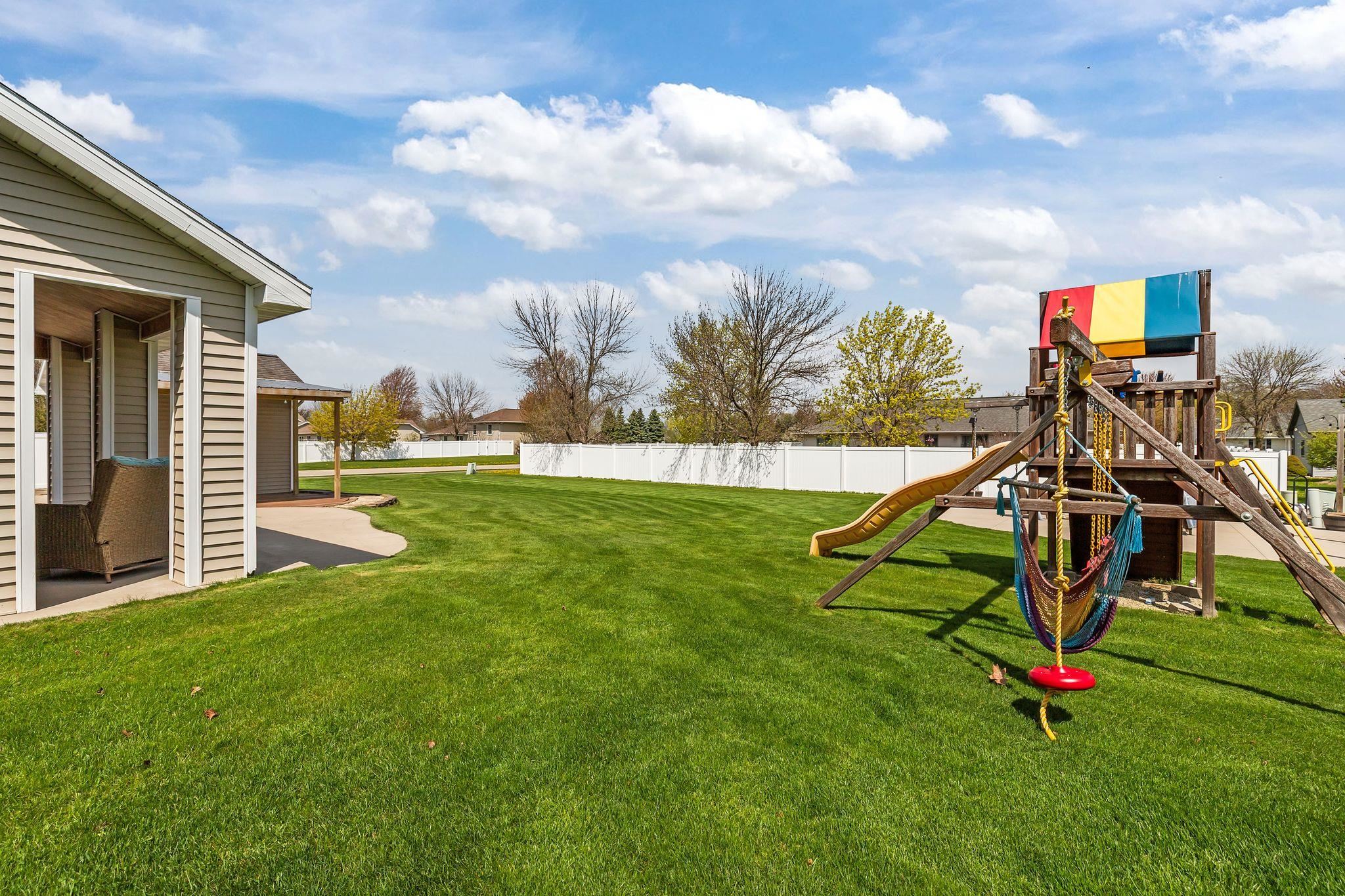 W5894 SWEET CLOVER Drive