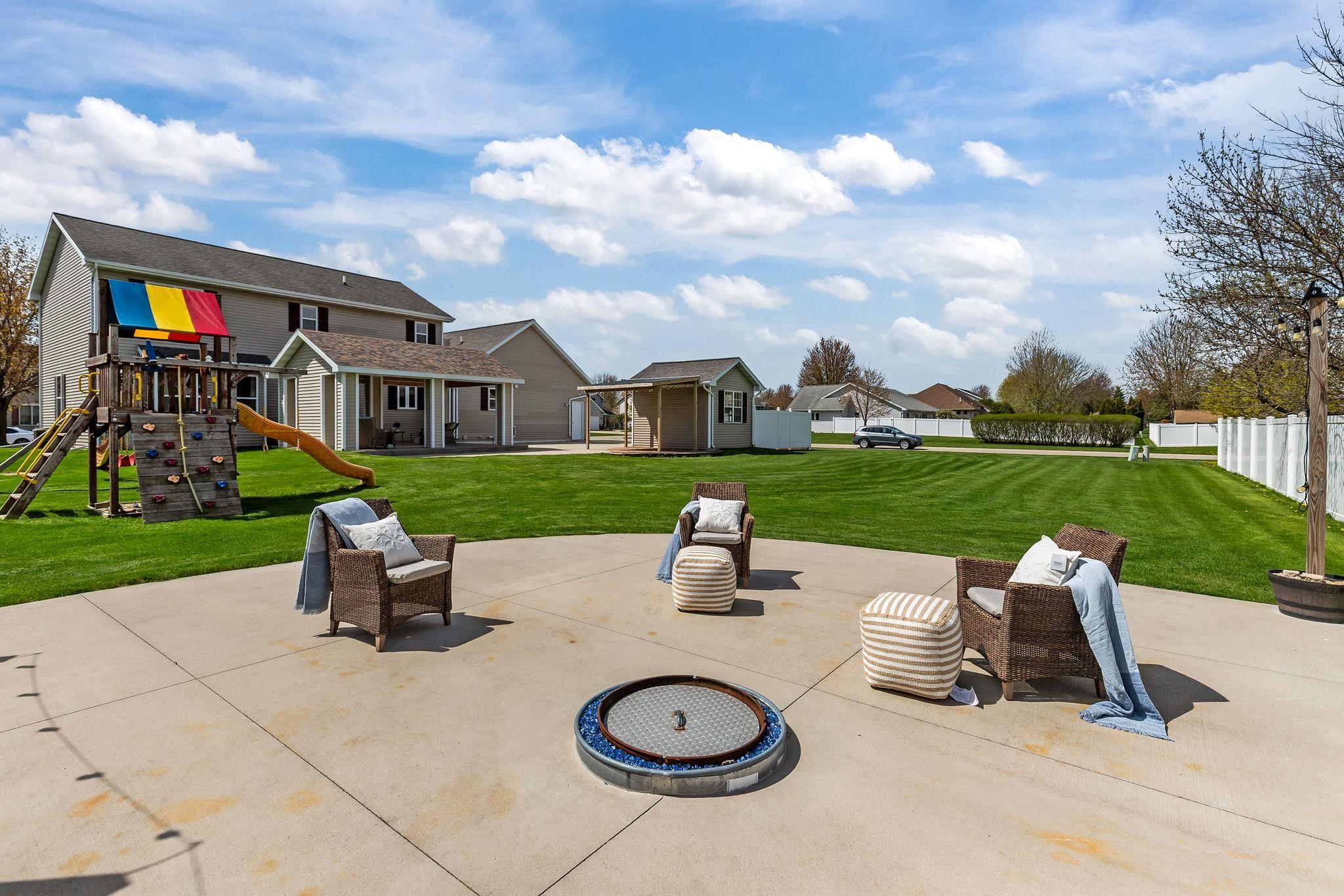 W5894 SWEET CLOVER Drive