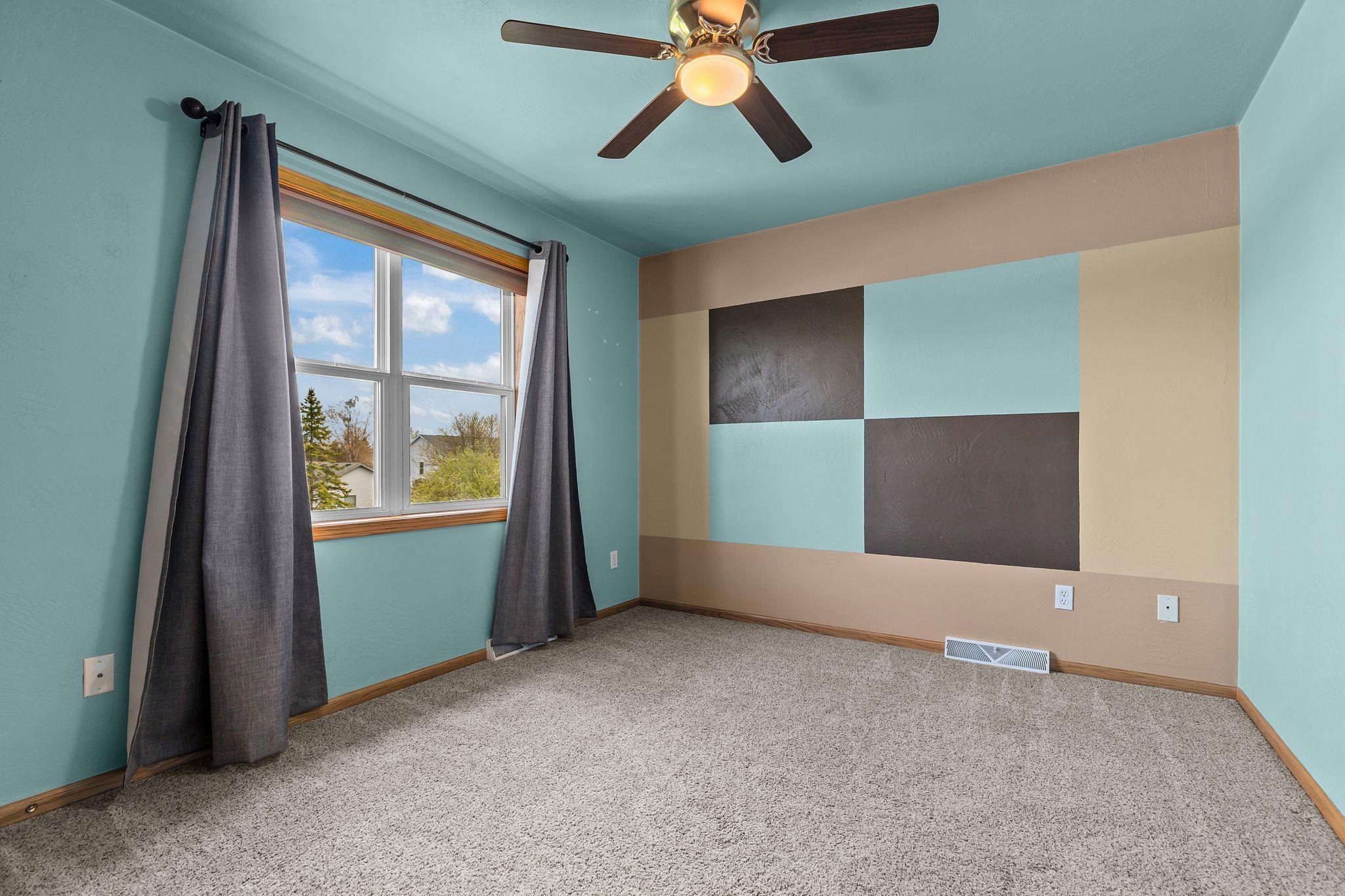 W5894 SWEET CLOVER Drive