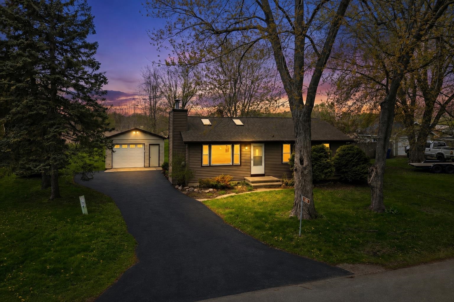 607 HUNTERS POINT Road
