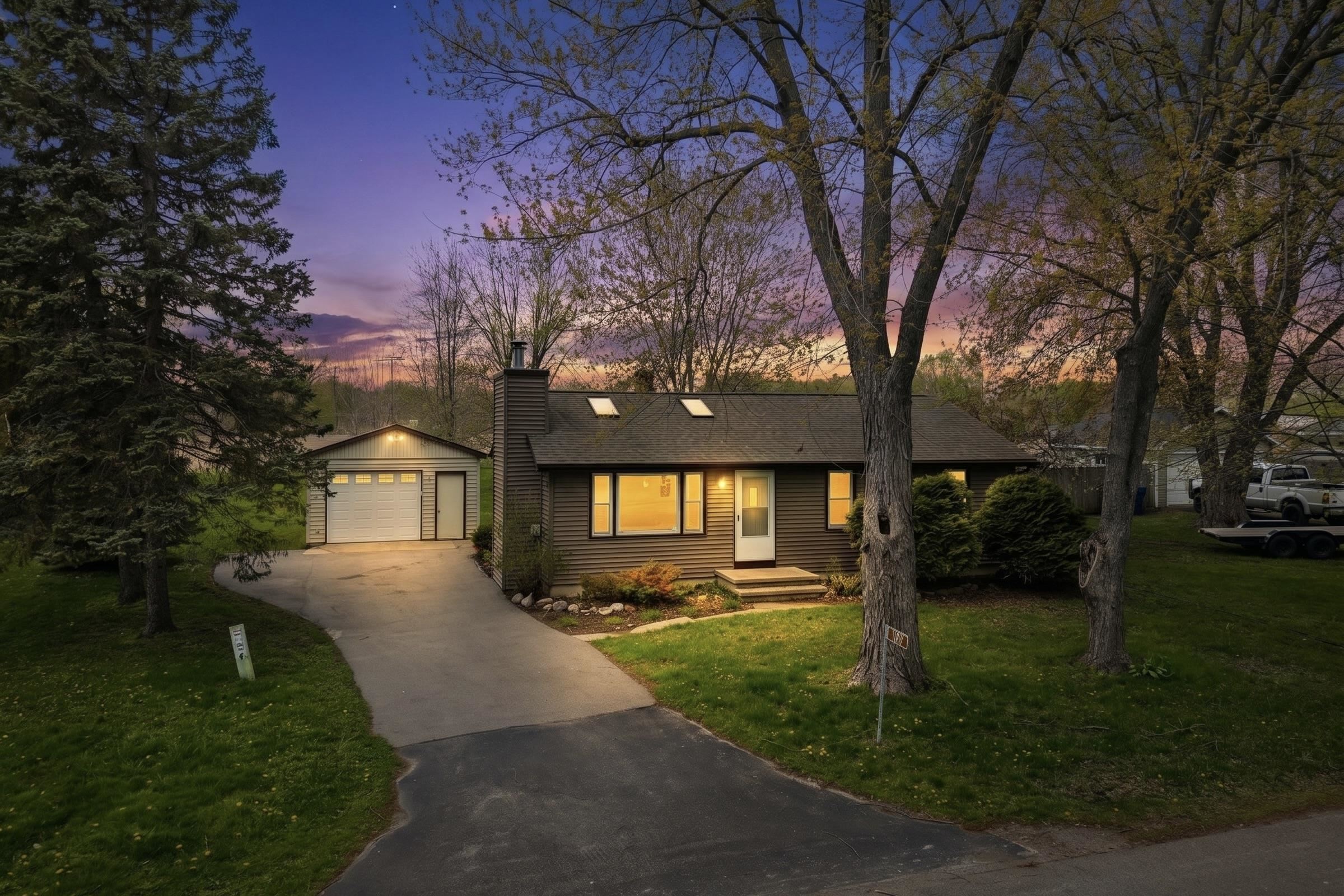 607 HUNTERS POINT Road
