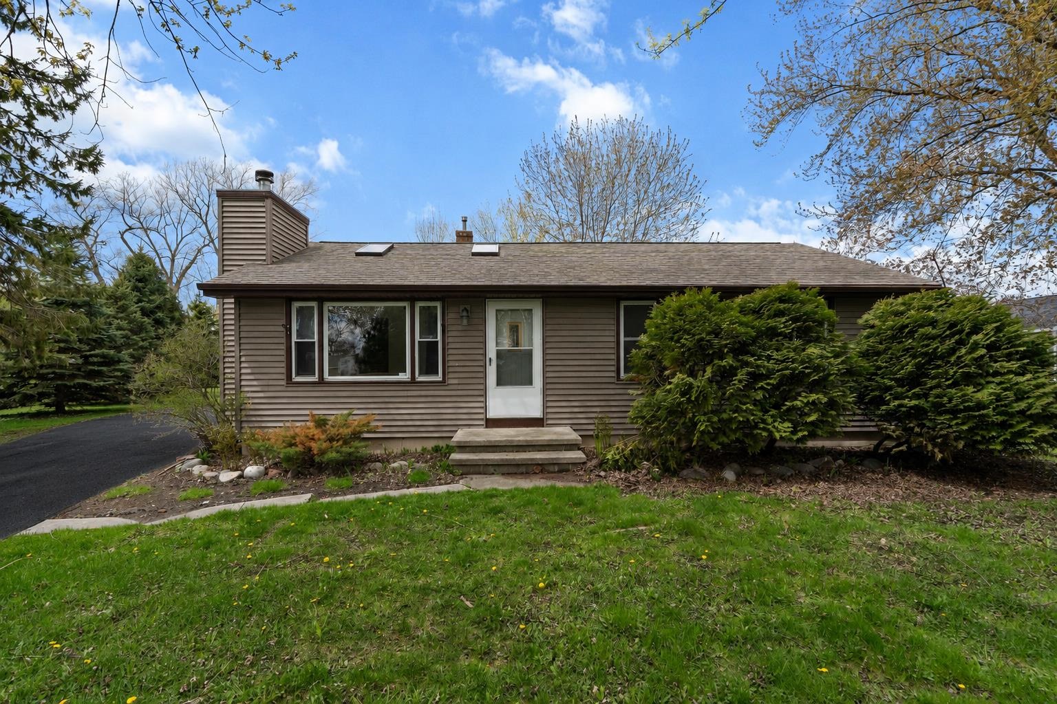 607 HUNTERS POINT Road