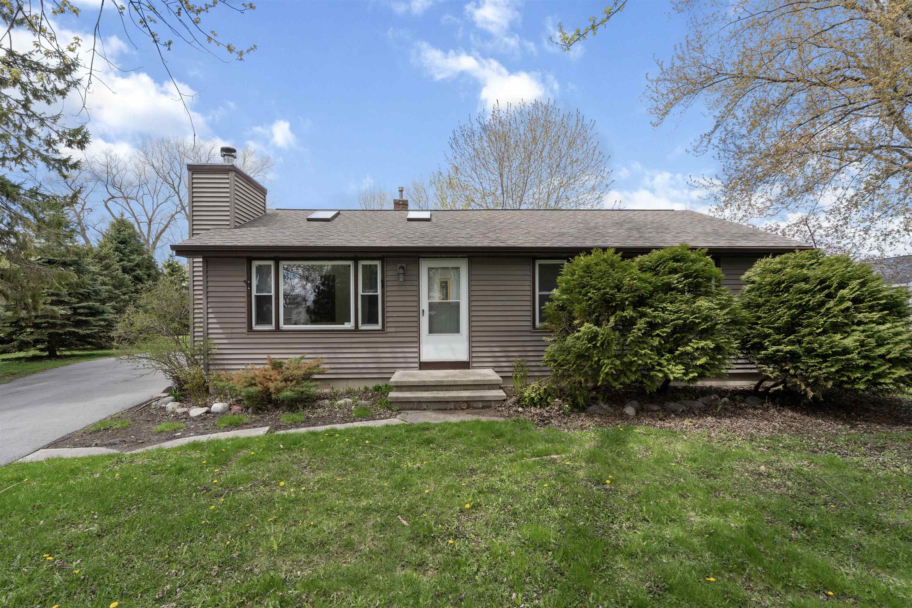 607 HUNTERS POINT Road