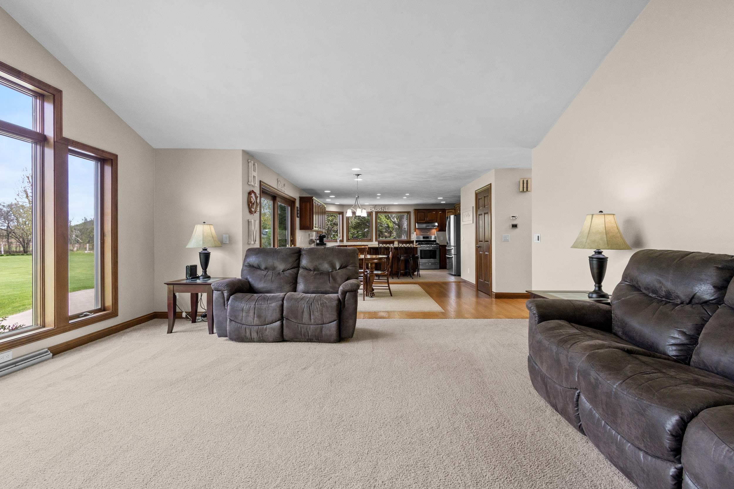 3022 FAIRWINDS Drive