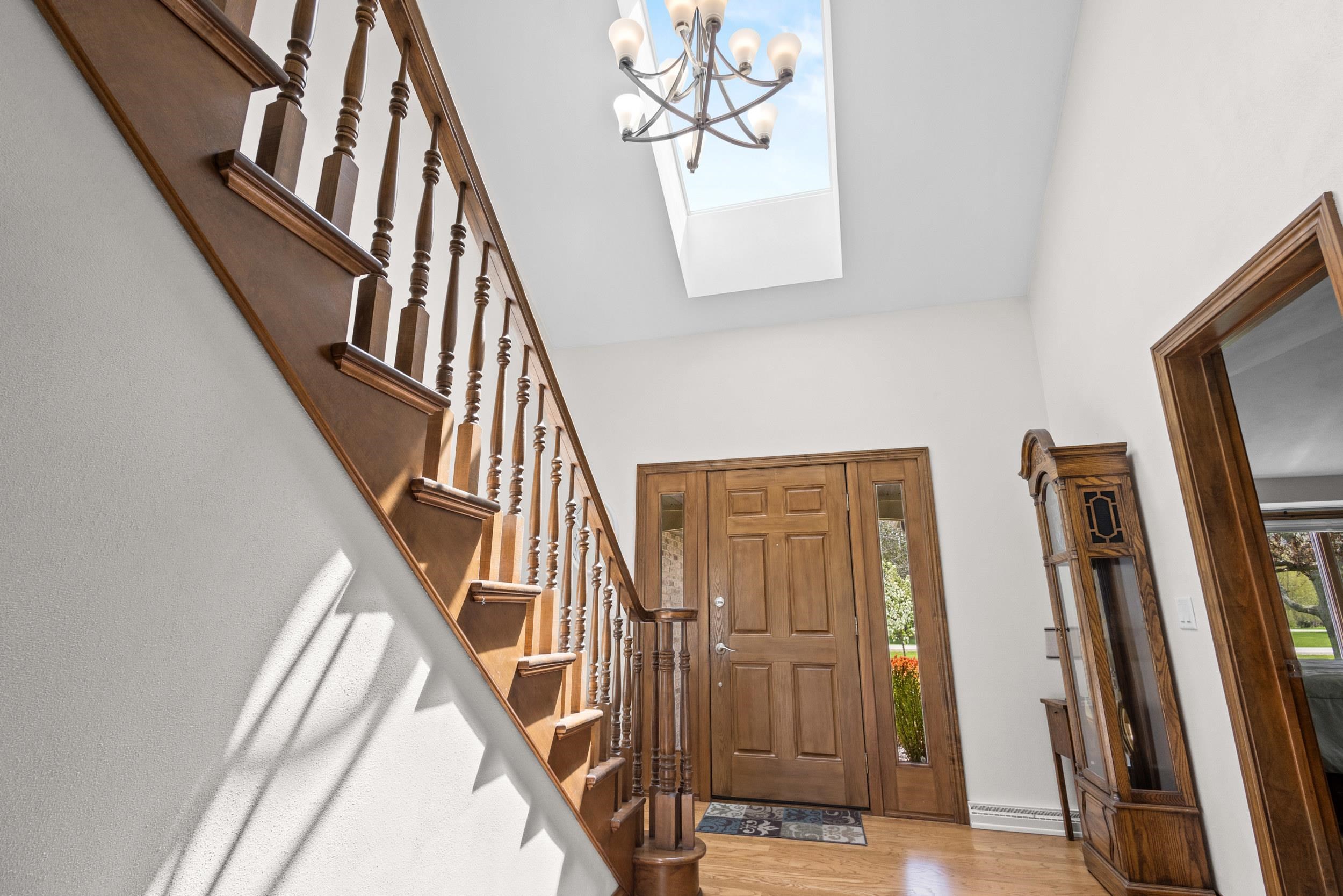 3022 FAIRWINDS Drive