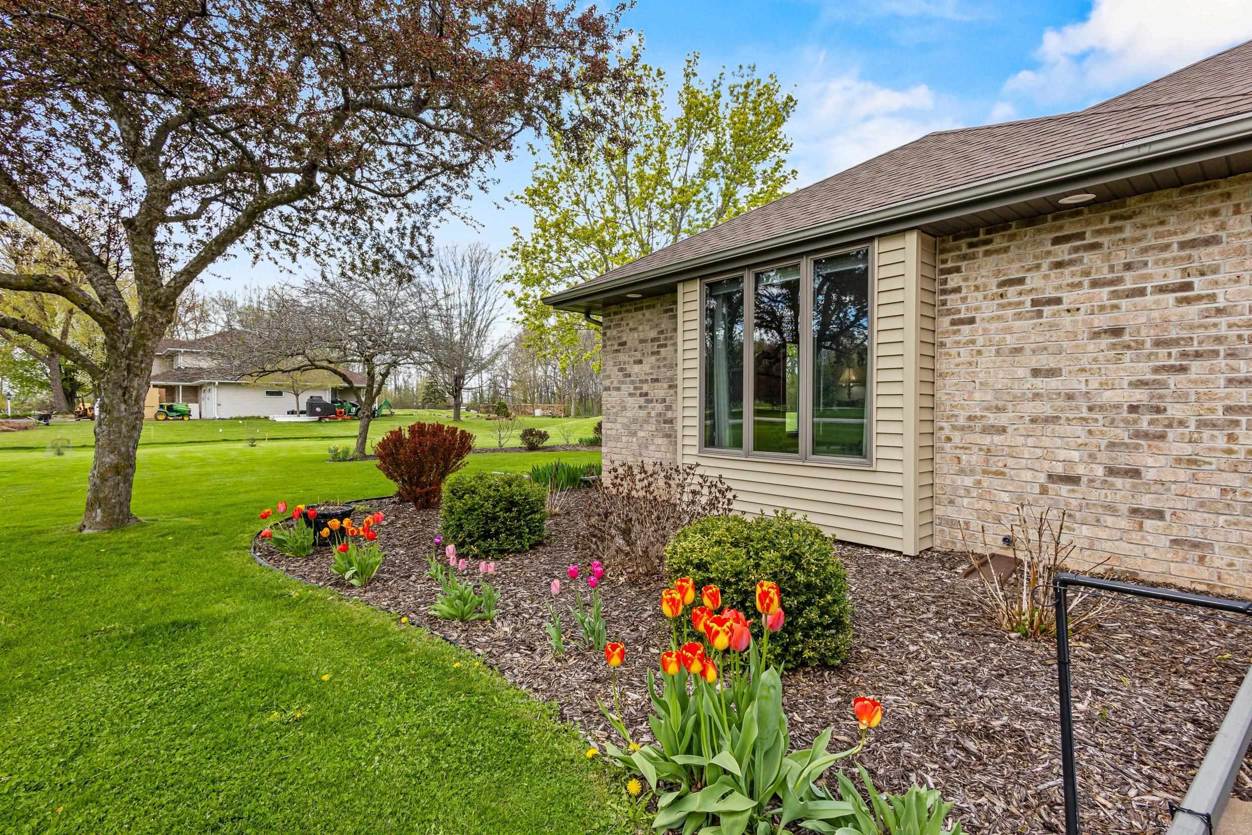 3022 FAIRWINDS Drive