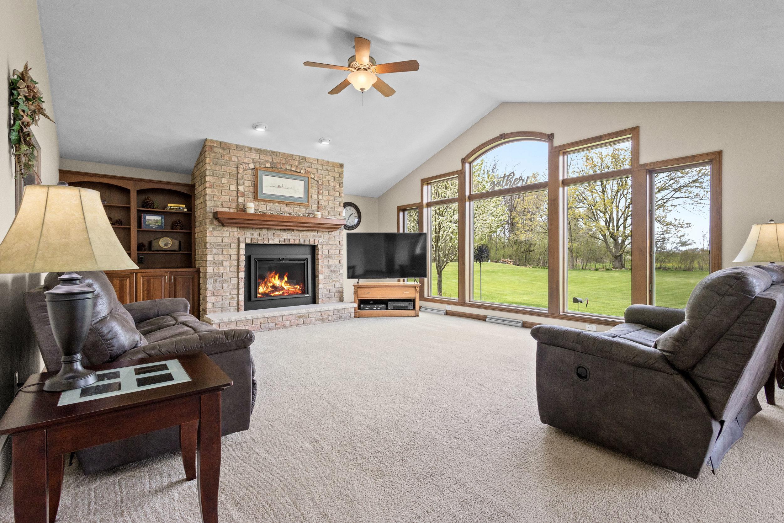 3022 FAIRWINDS Drive