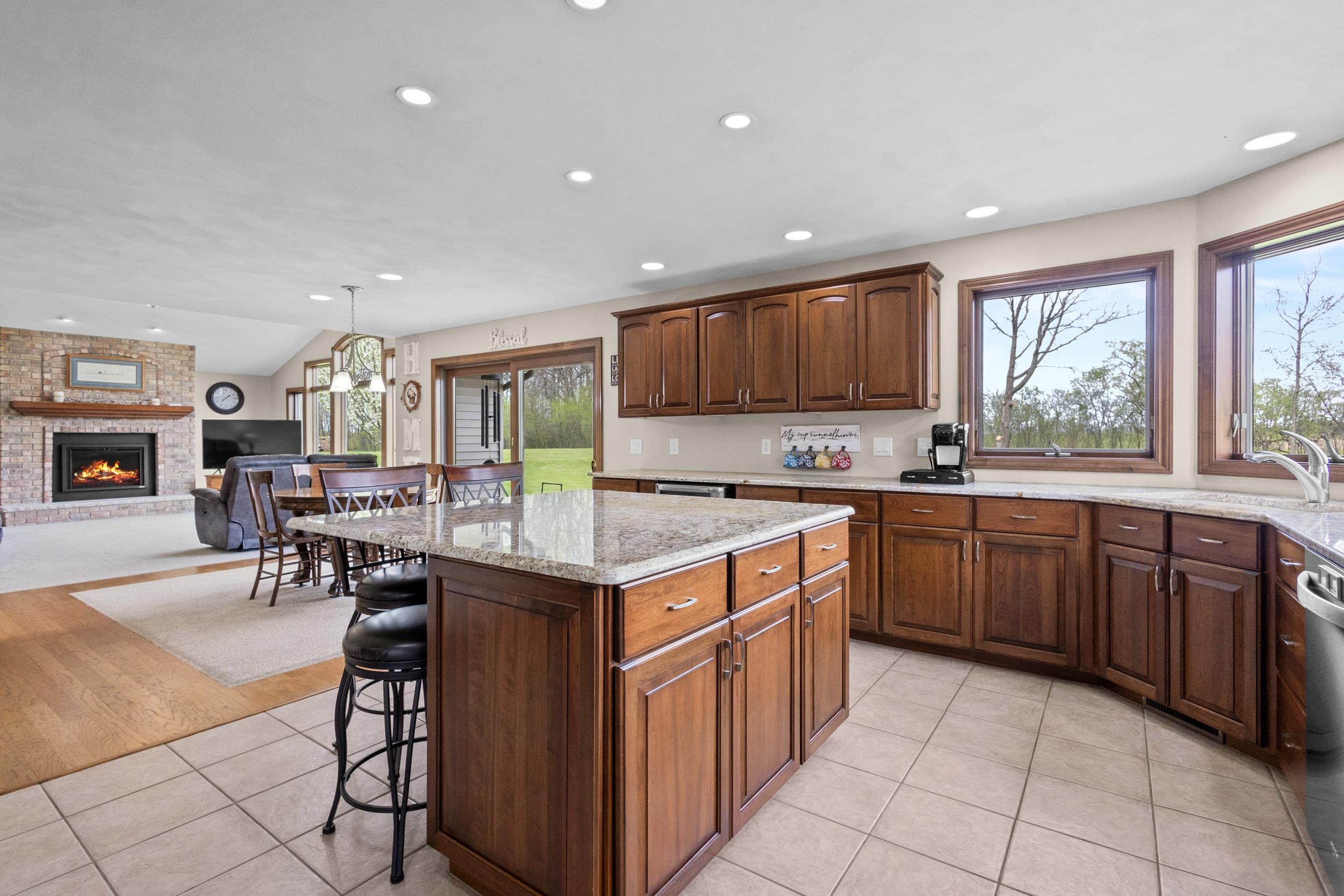 3022 FAIRWINDS Drive