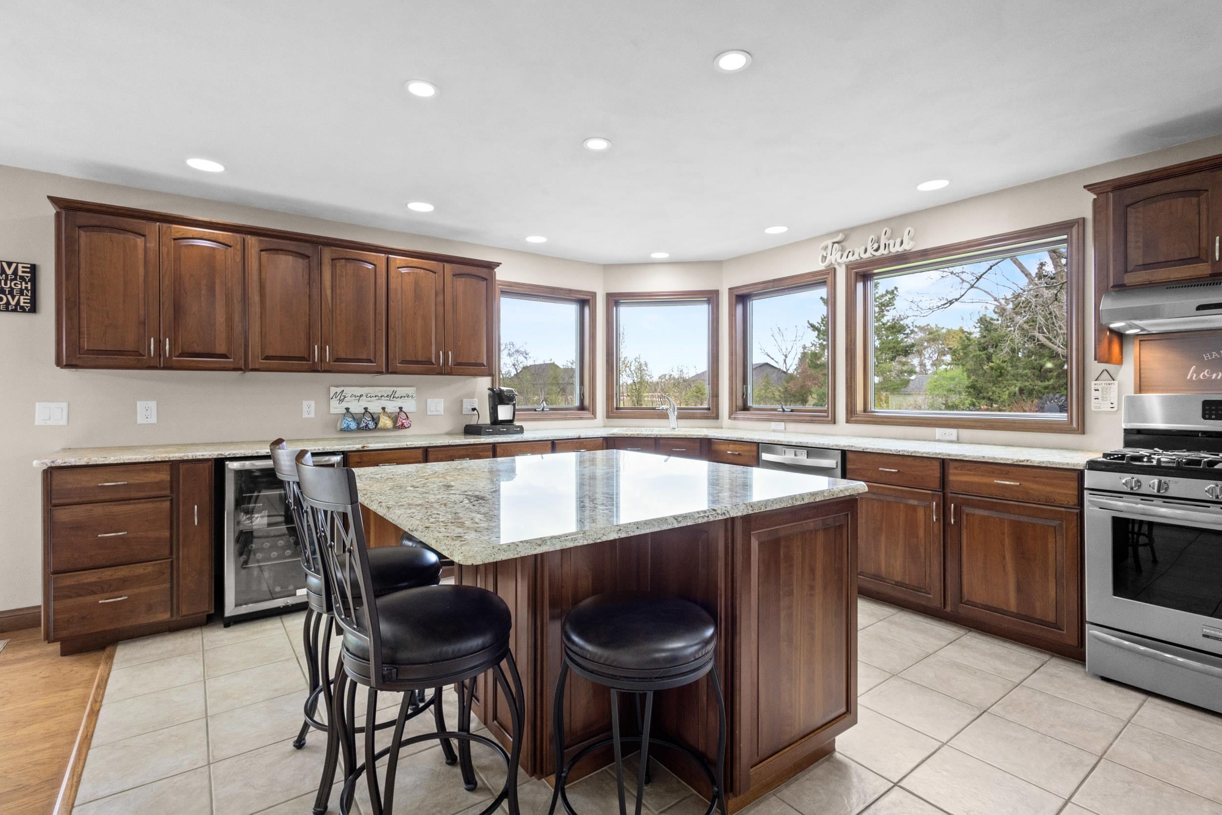 3022 FAIRWINDS Drive