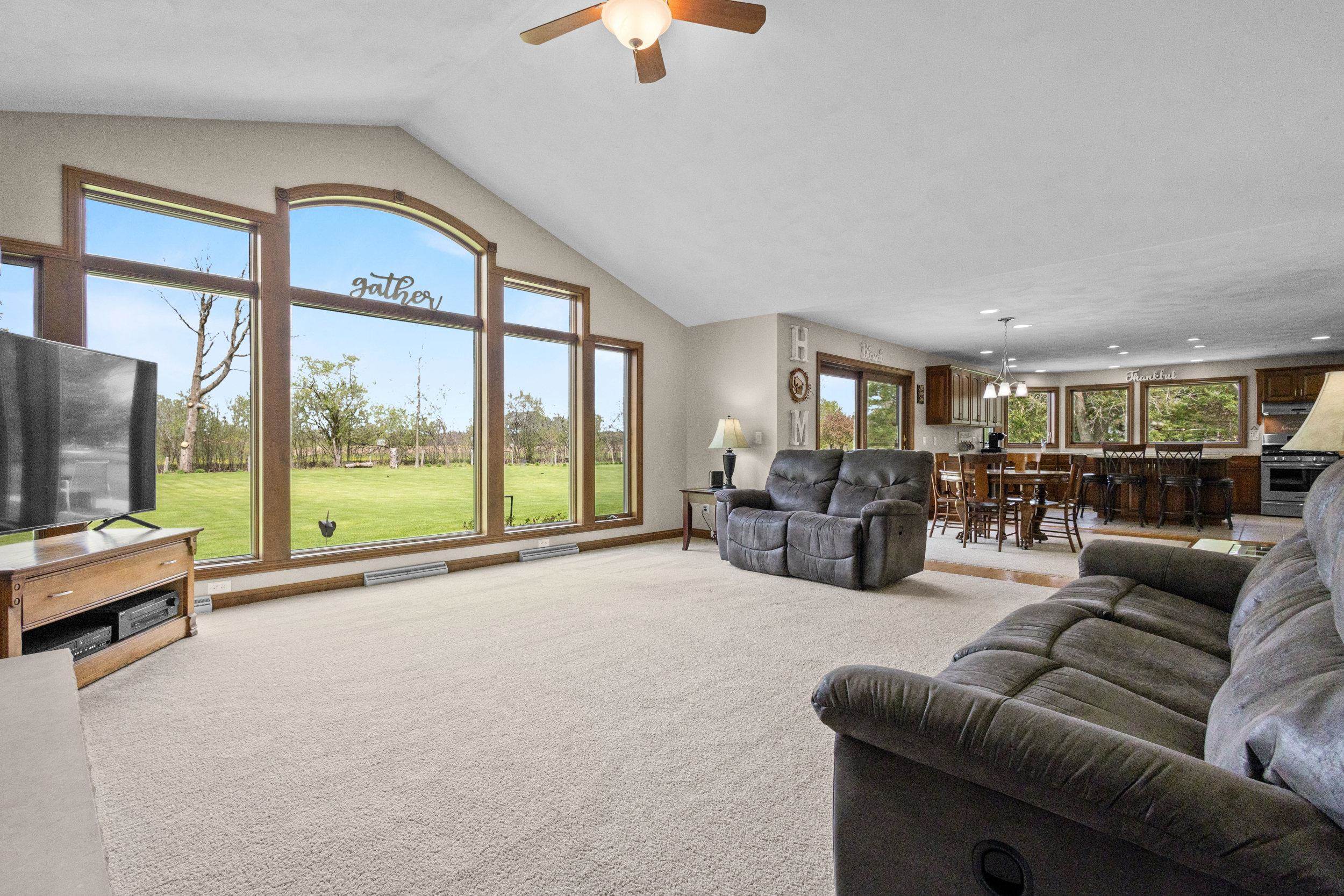 3022 FAIRWINDS Drive