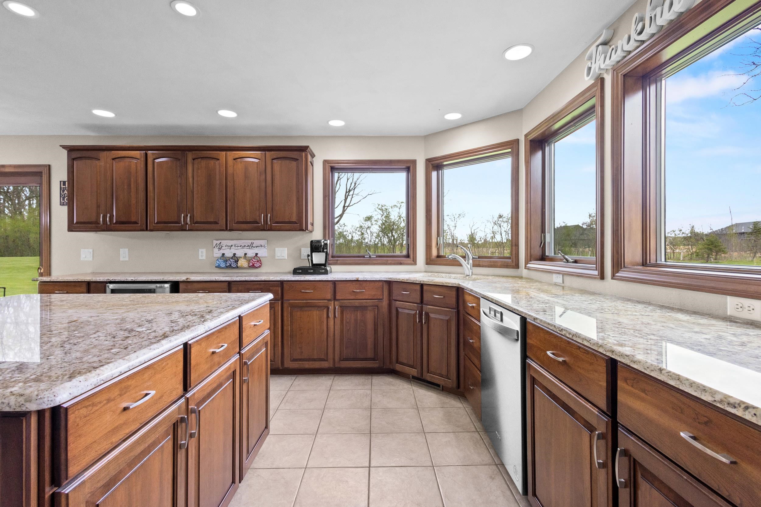 3022 FAIRWINDS Drive