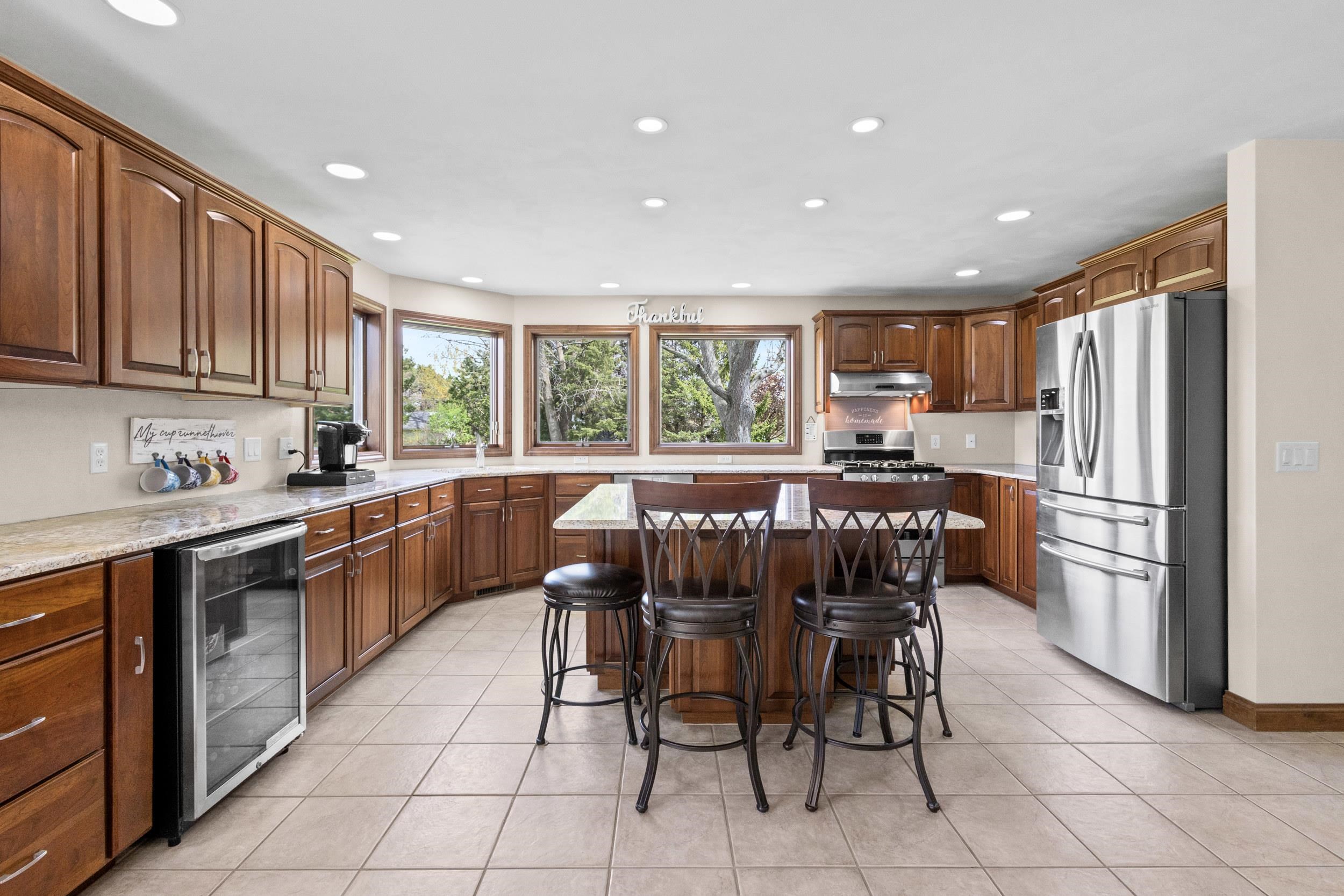 3022 FAIRWINDS Drive