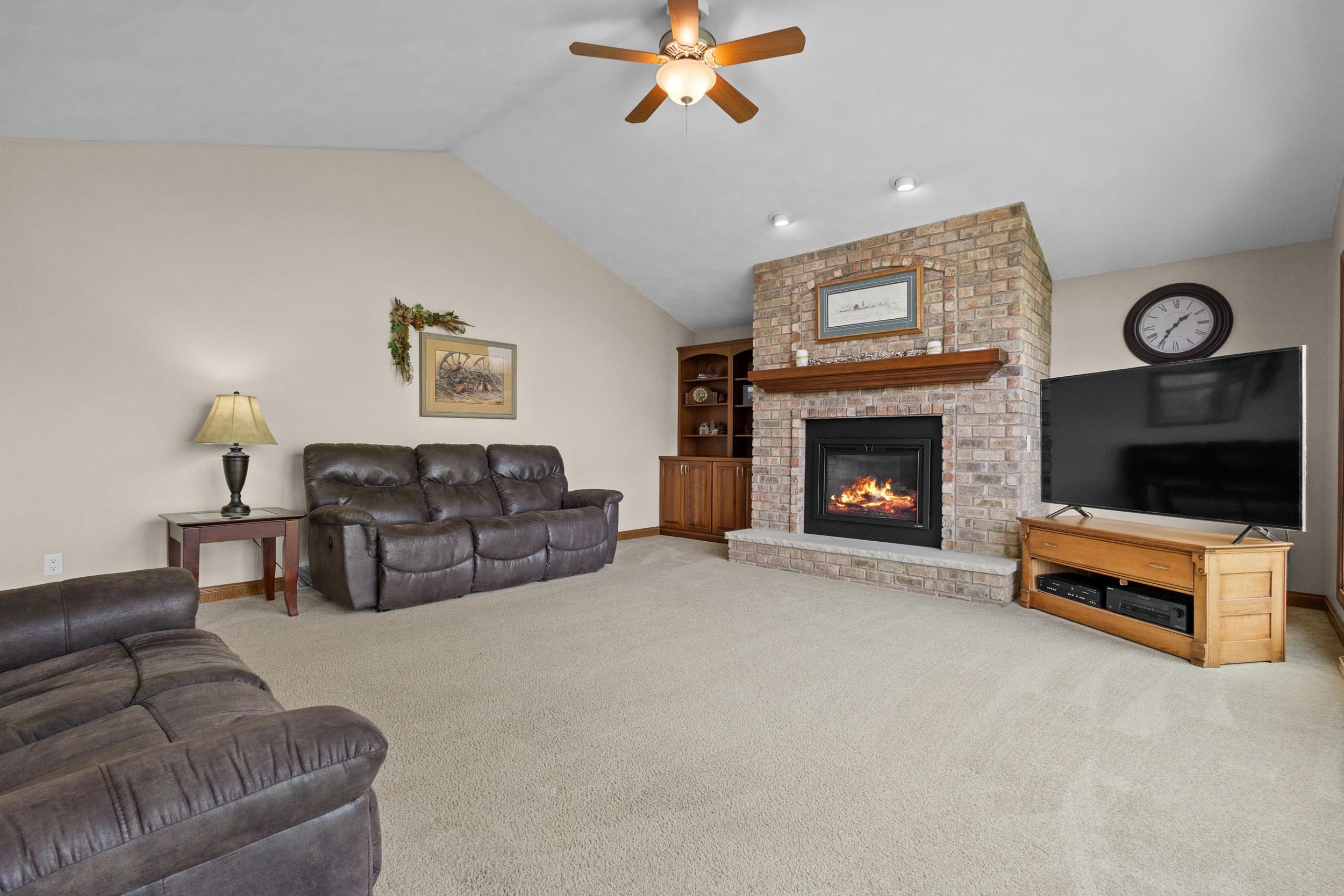 3022 FAIRWINDS Drive