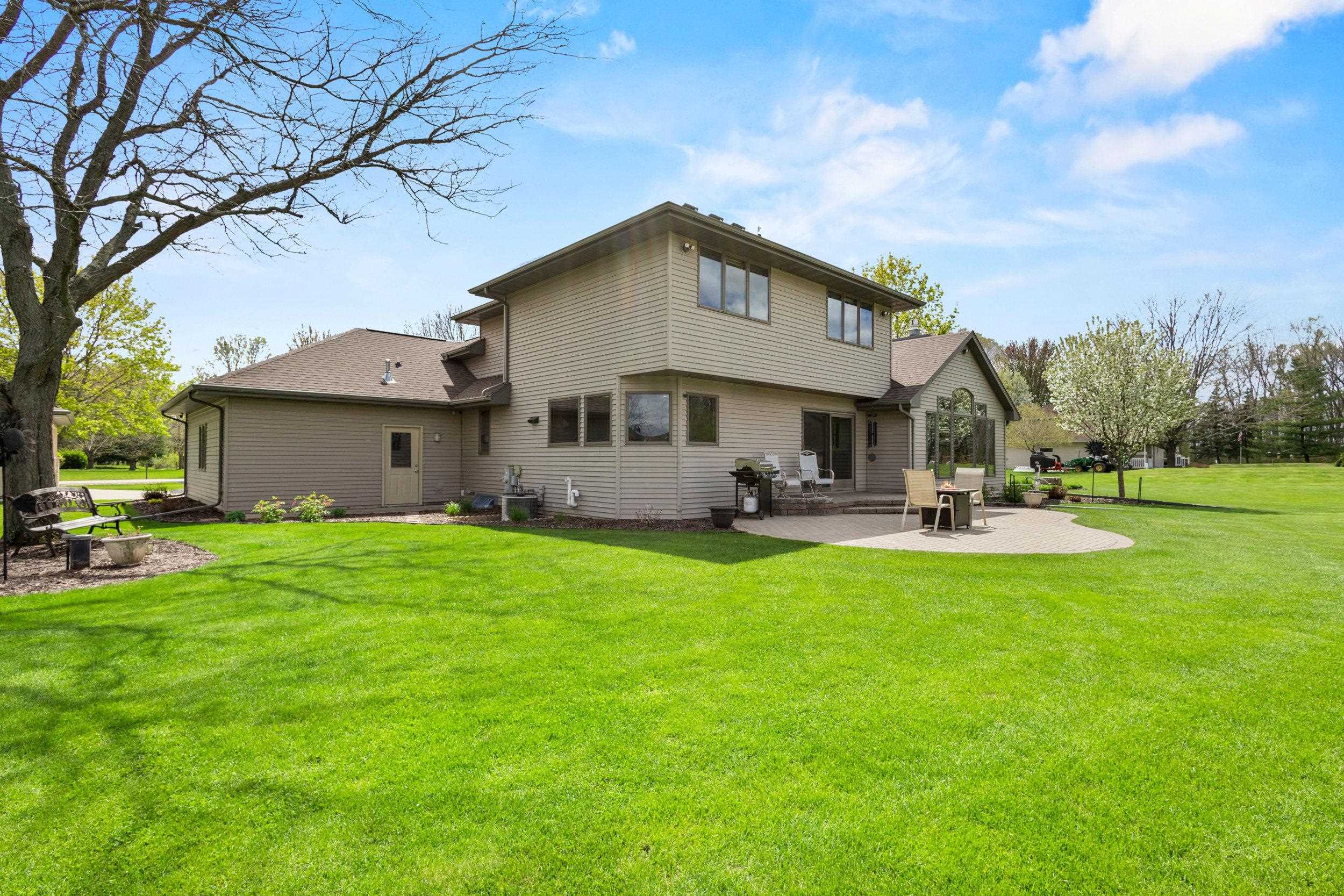3022 FAIRWINDS Drive