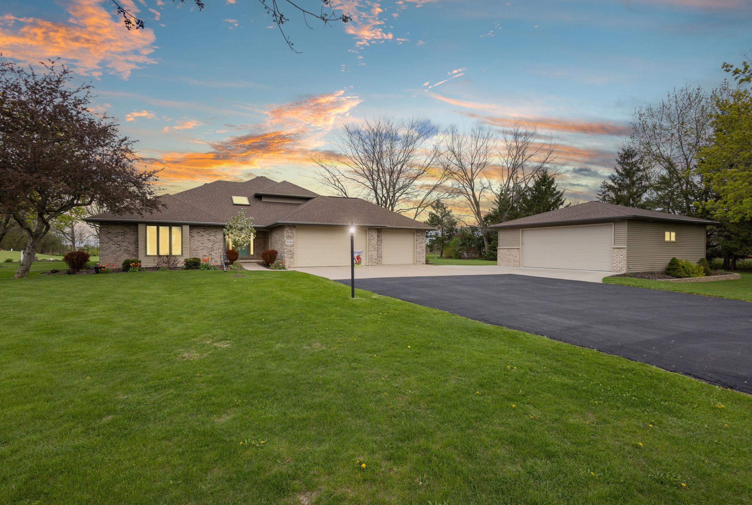 3022 FAIRWINDS Drive