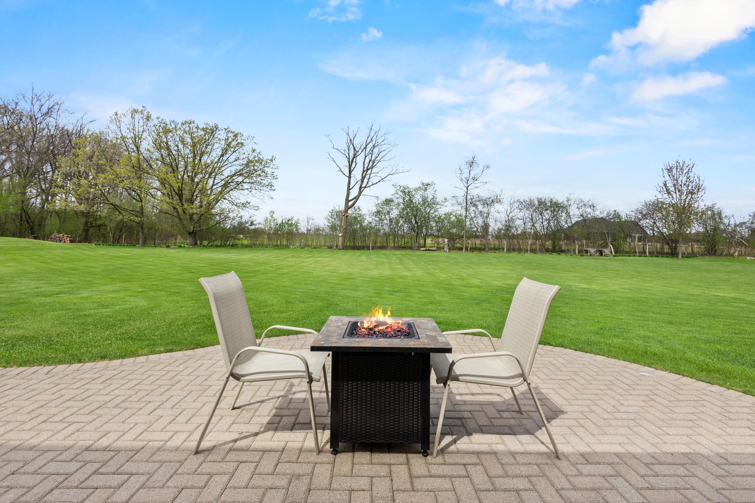 3022 FAIRWINDS Drive